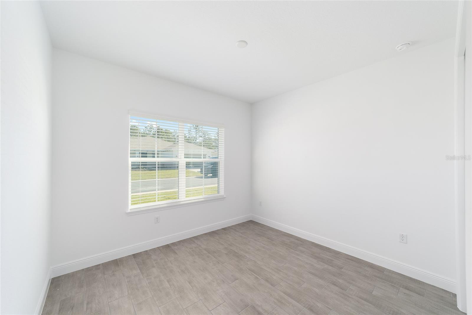 Image 30 of 42 For 10019 106th Circle