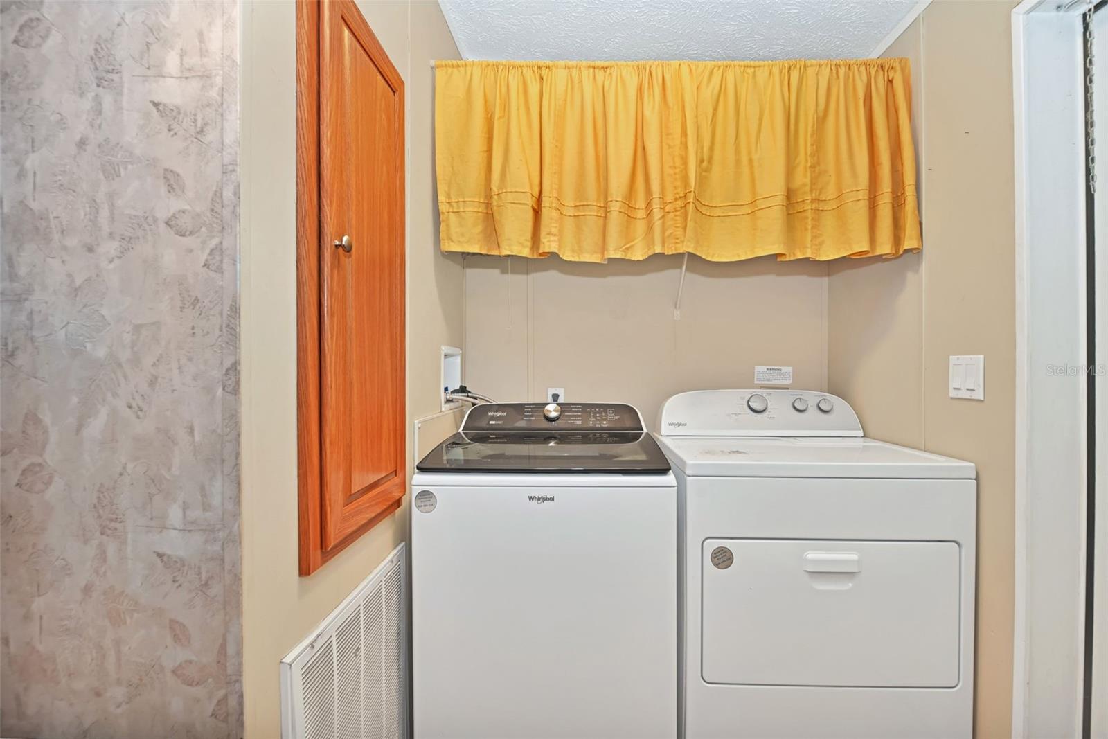 Image 16 of 54 For 11064 212th Lane