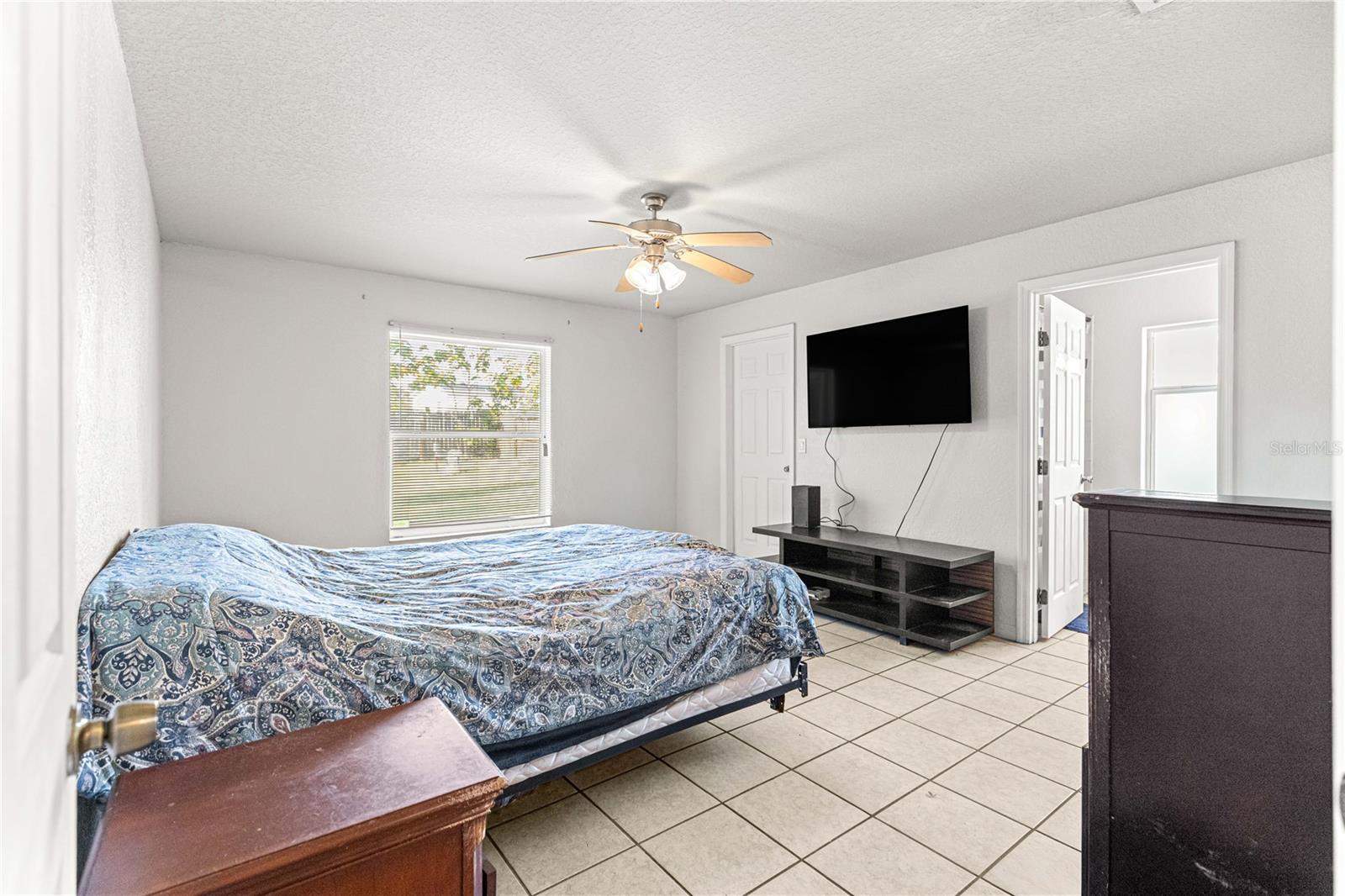 Image 12 of 44 For 13664 41st Court