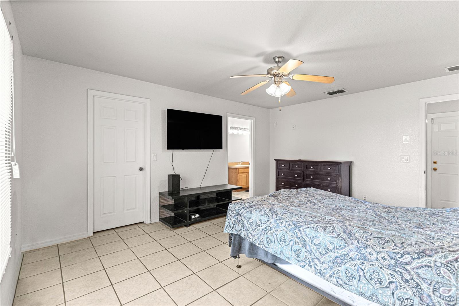 Image 14 of 44 For 13664 41st Court