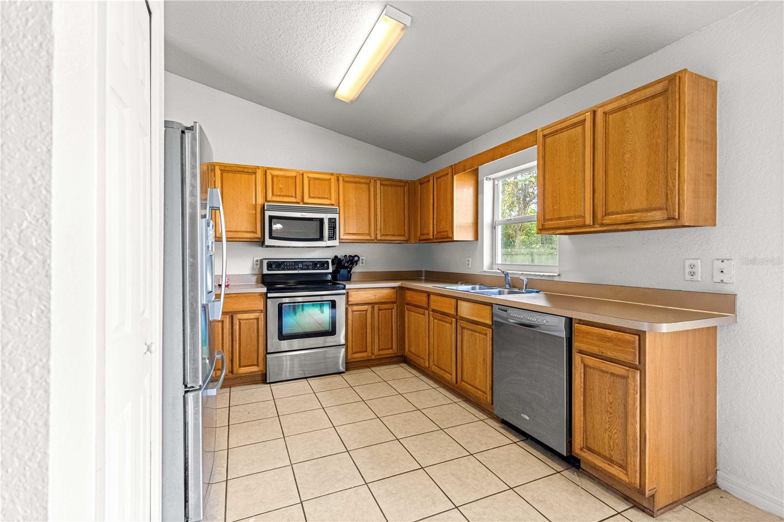 Image 22 of 44 For 13664 41st Court