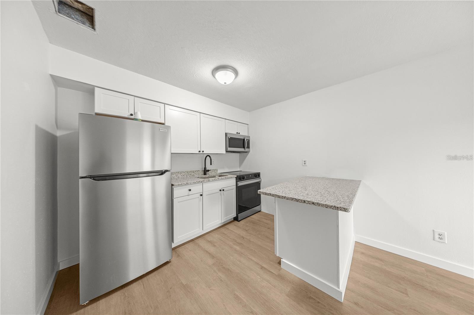 Image 5 of 10 For 2931 52nd Avenue B