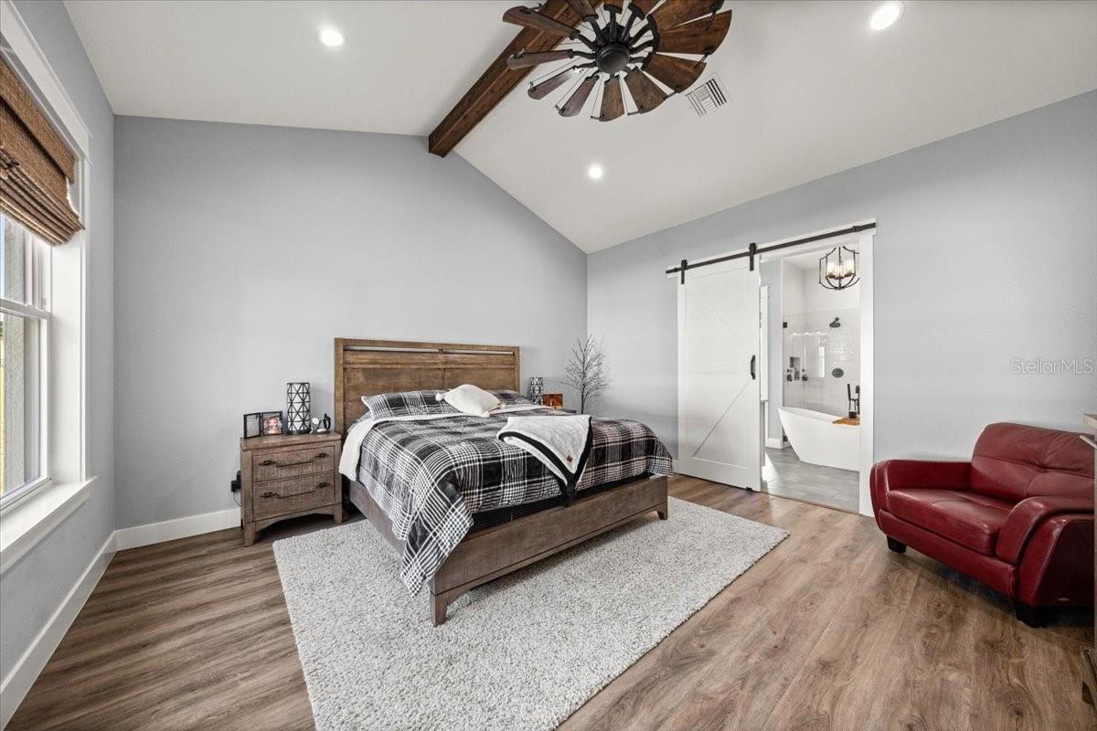 Image 18 of 57 For 10561 104th Circle