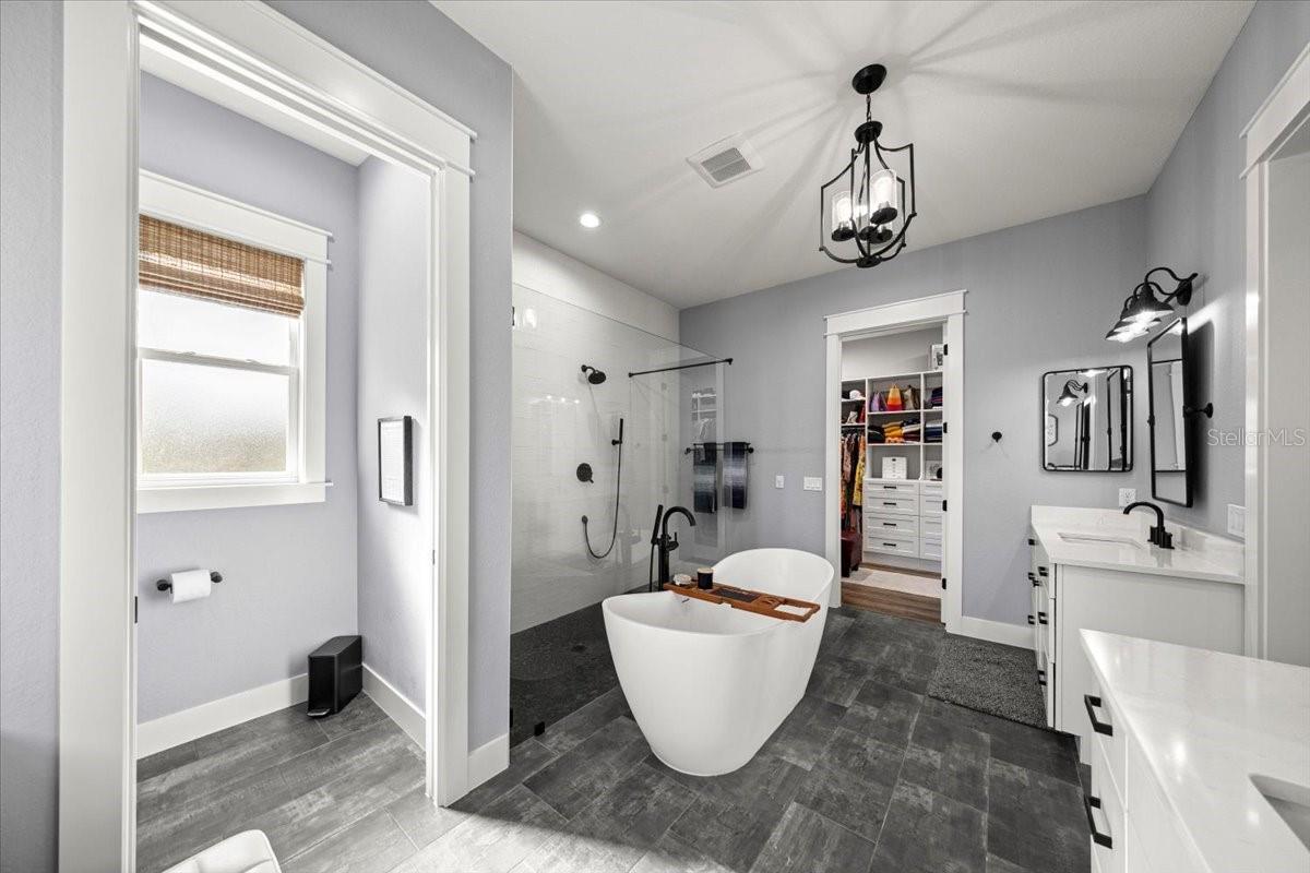 Image 23 of 57 For 10561 104th Circle