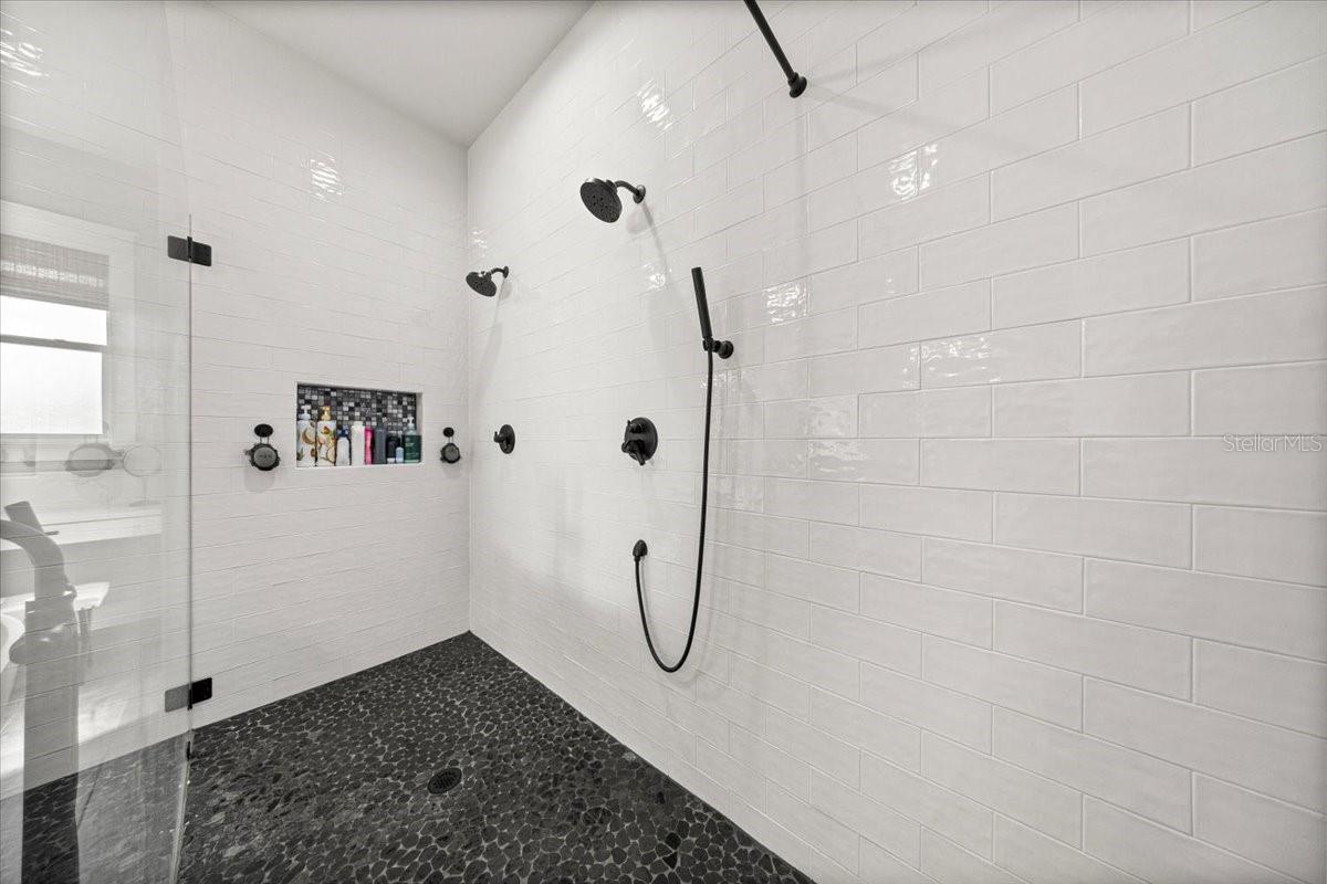 Image 24 of 57 For 10561 104th Circle