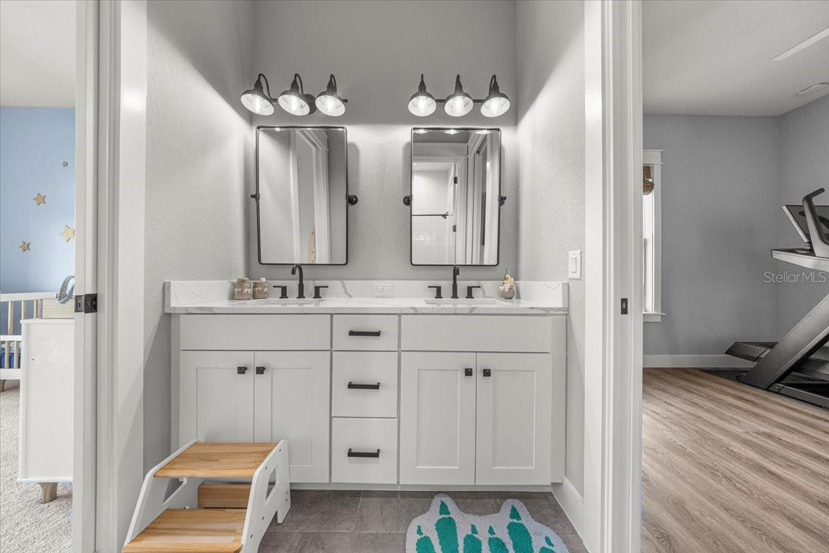 Image 31 of 57 For 10561 104th Circle