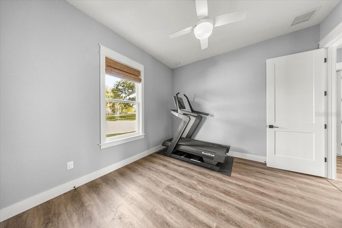 Image 33 of 57 For 10561 104th Circle