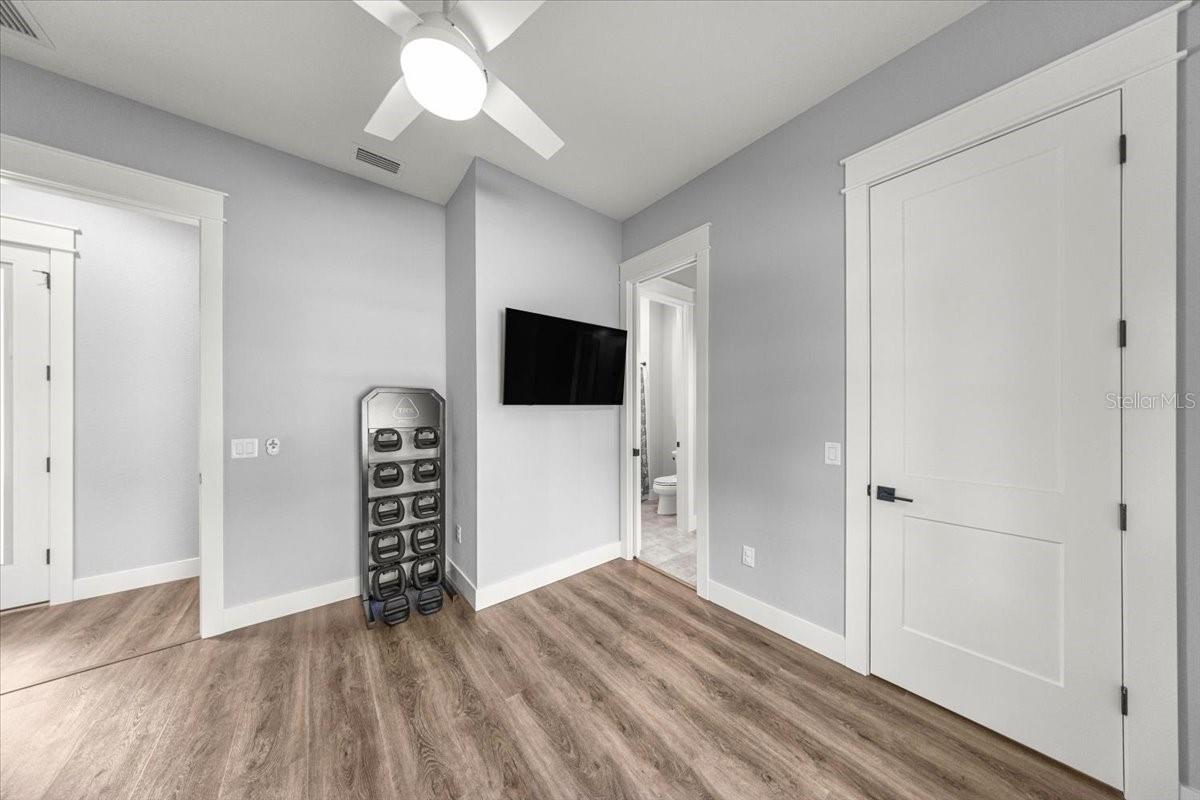 Image 34 of 57 For 10561 104th Circle