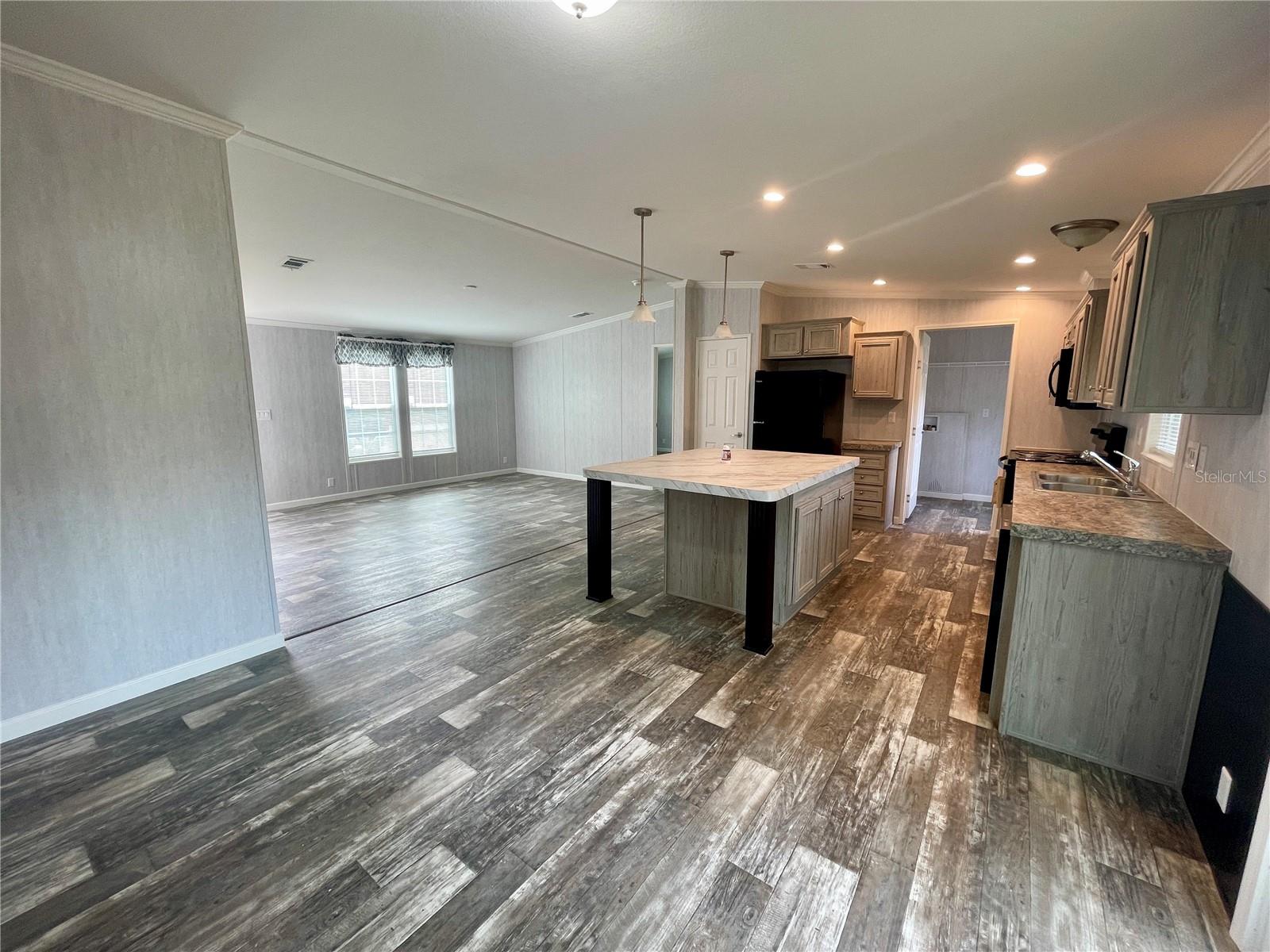 Image 8 of 31 For 11605 20th Street