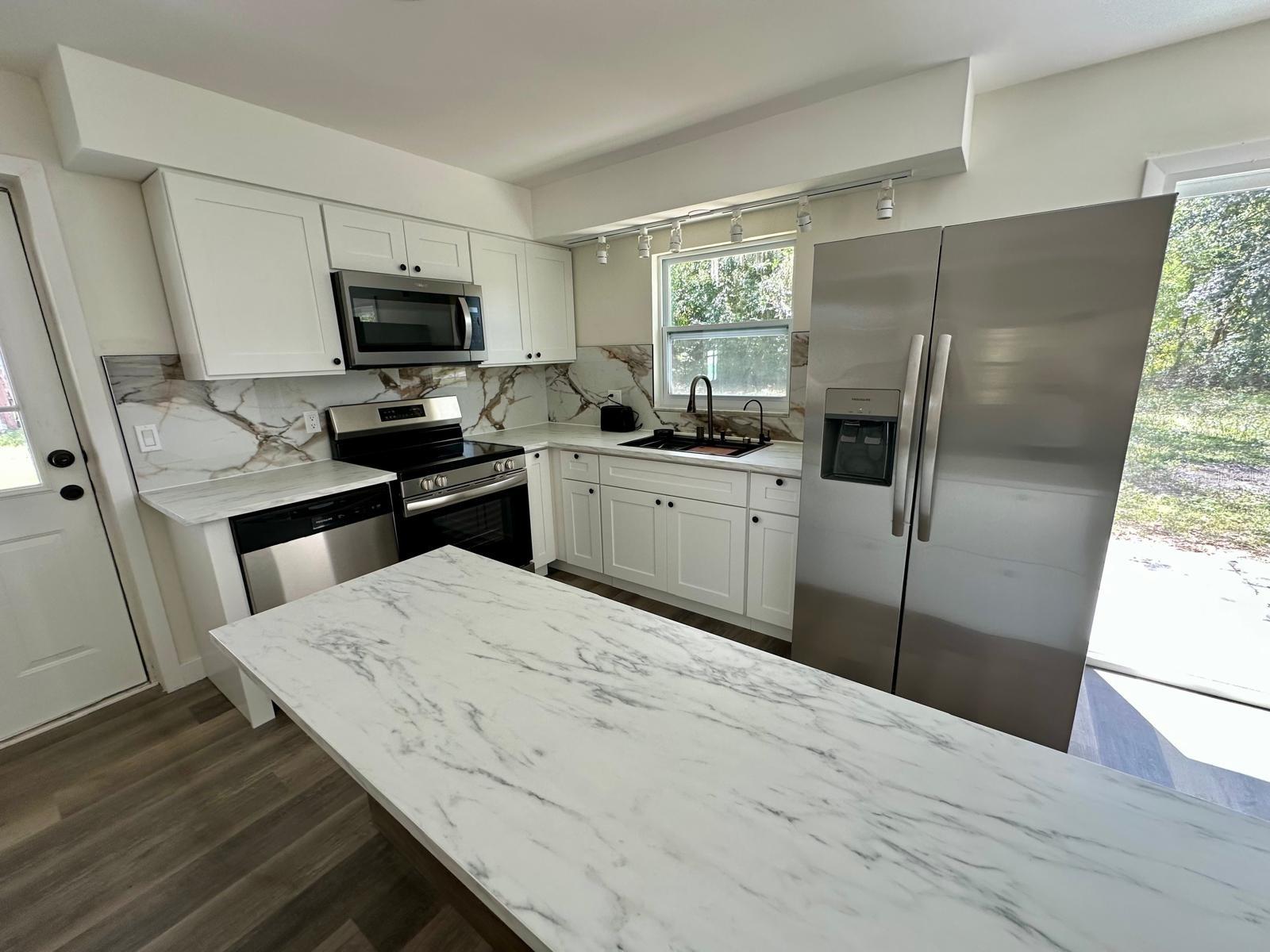 Image 5 of 13 For 1812 Northeast 50th