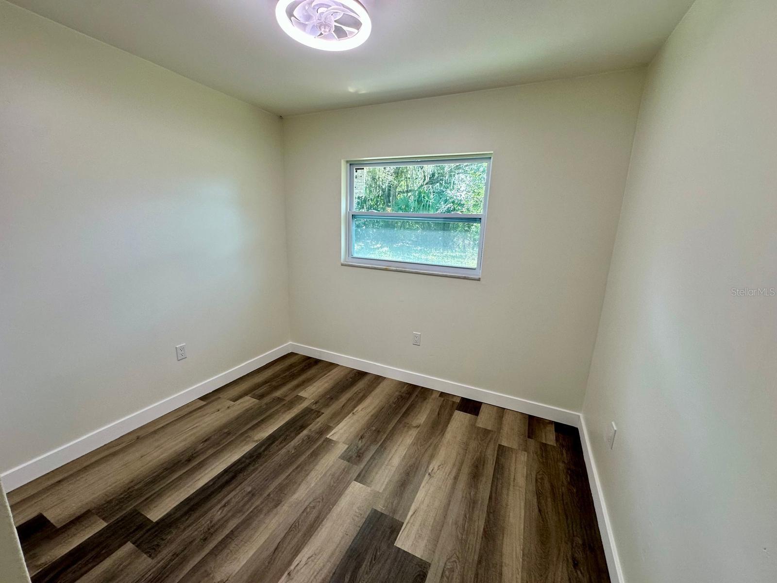 Image 8 of 13 For 1812 Northeast 50th