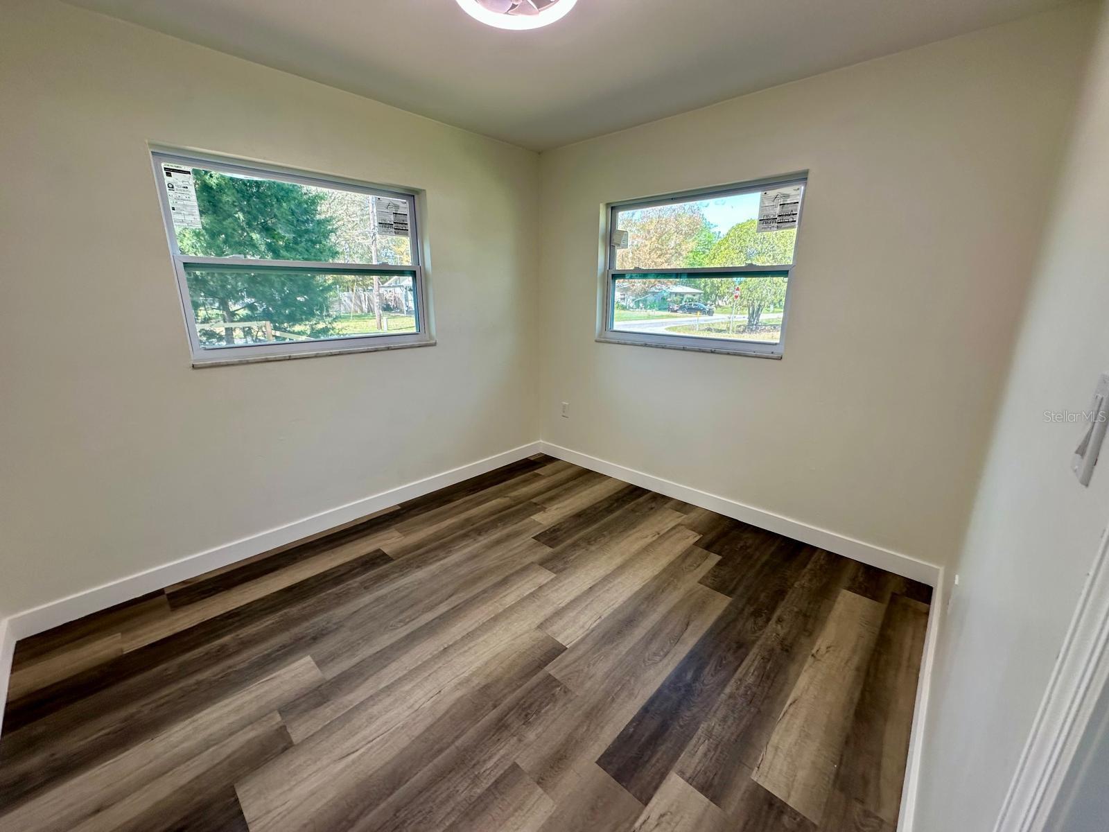 Image 9 of 13 For 1812 Northeast 50th