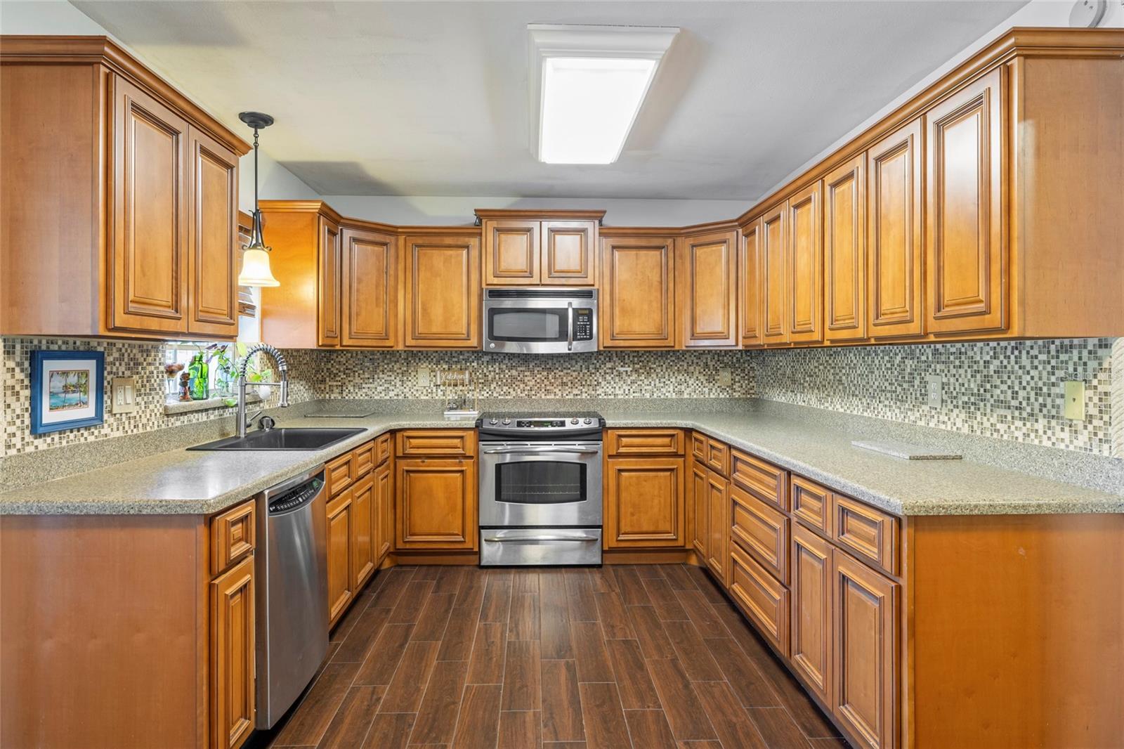 Image 14 of 77 For 5031 Lakewood Road