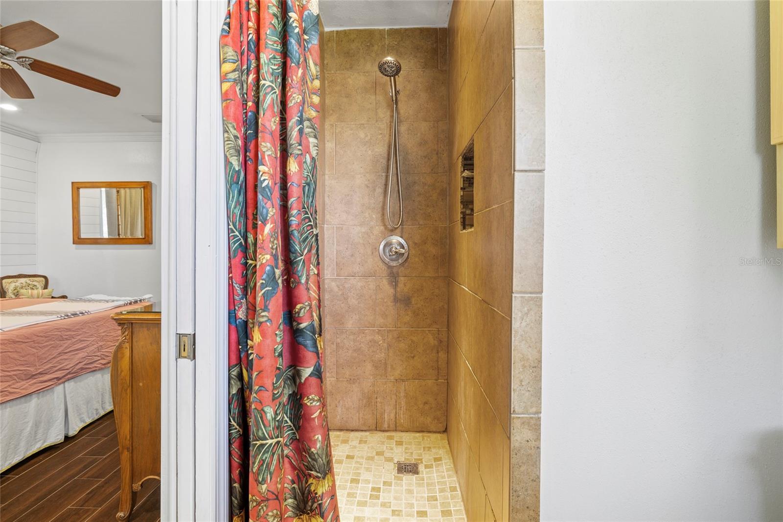 Image 25 of 77 For 5031 Lakewood Road