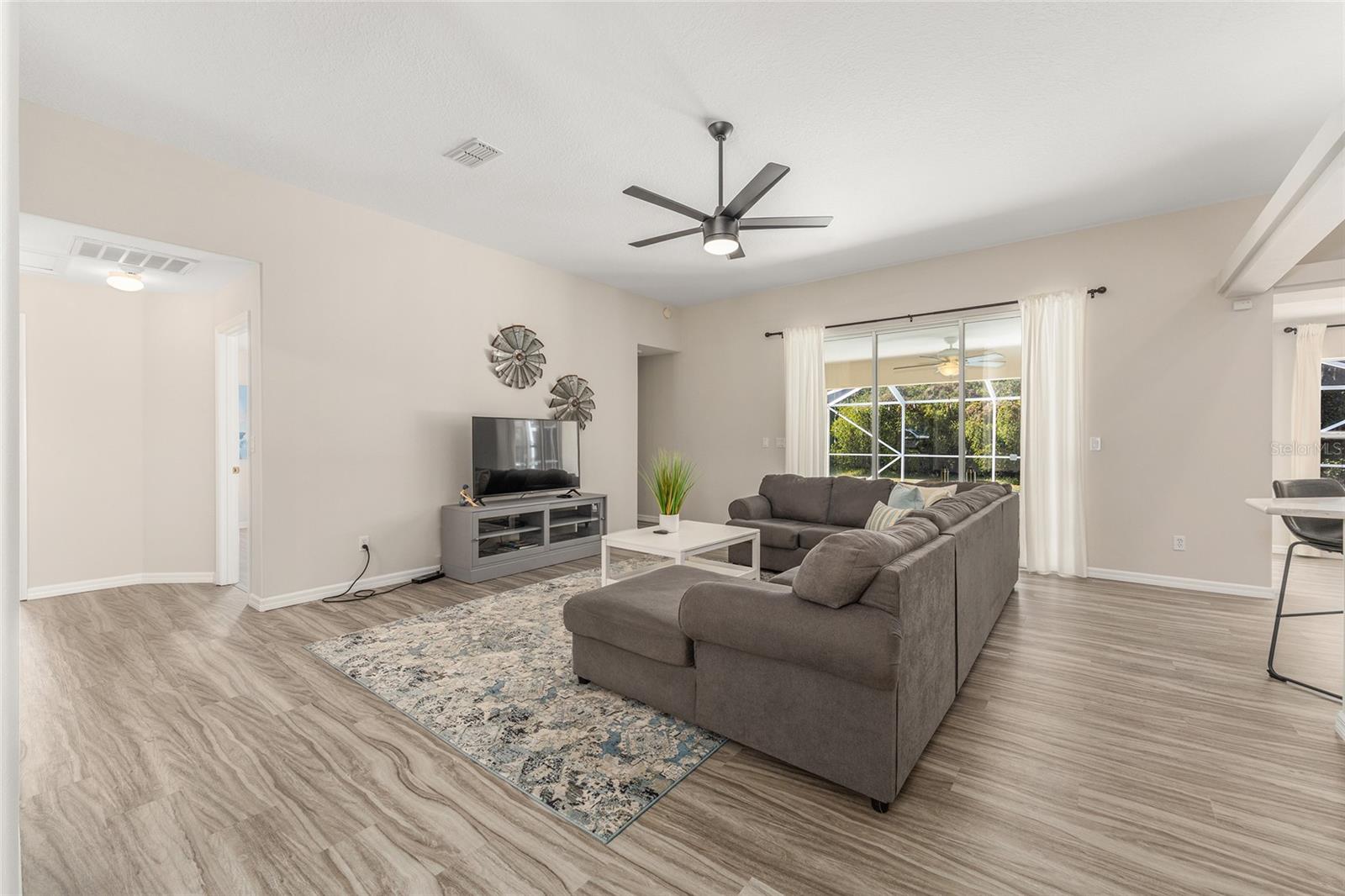 Image 12 of 73 For 5248 82nd Court