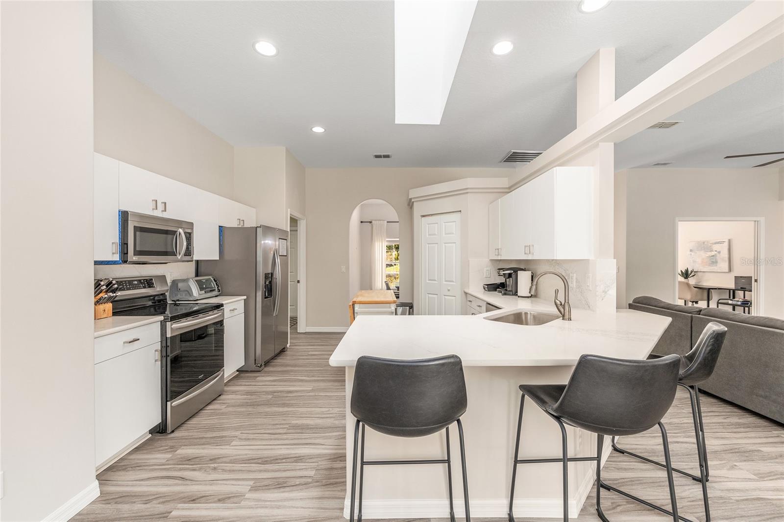 Image 17 of 73 For 5248 82nd Court