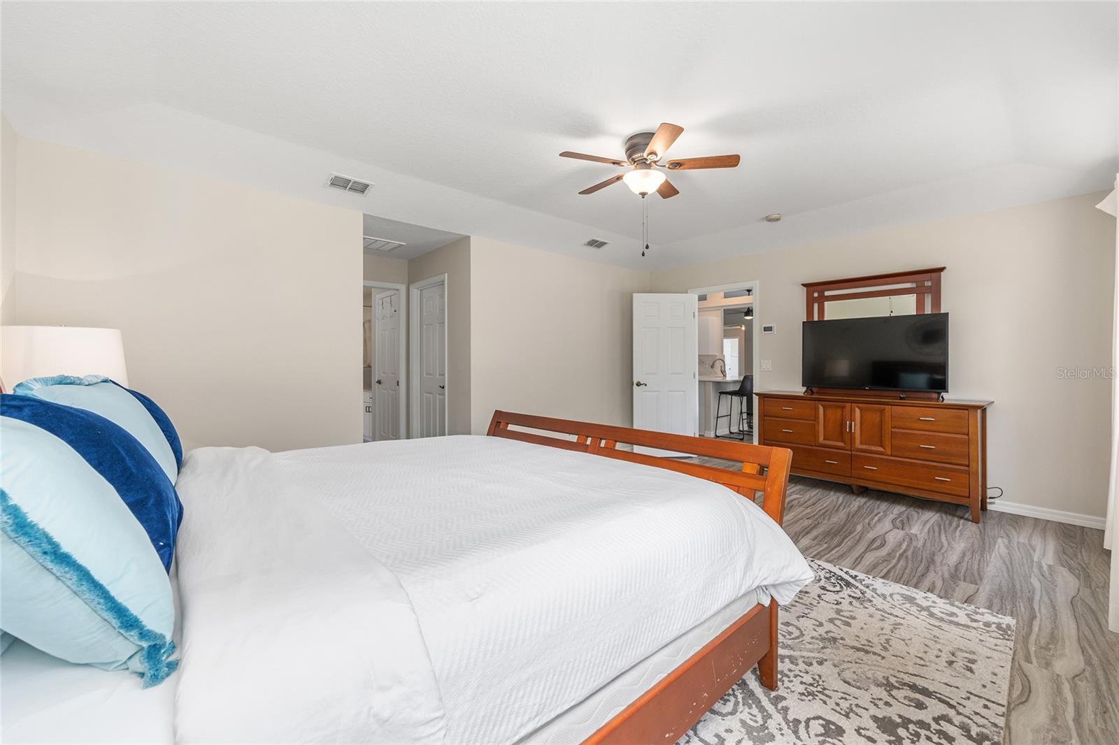 Image 30 of 73 For 5248 82nd Court