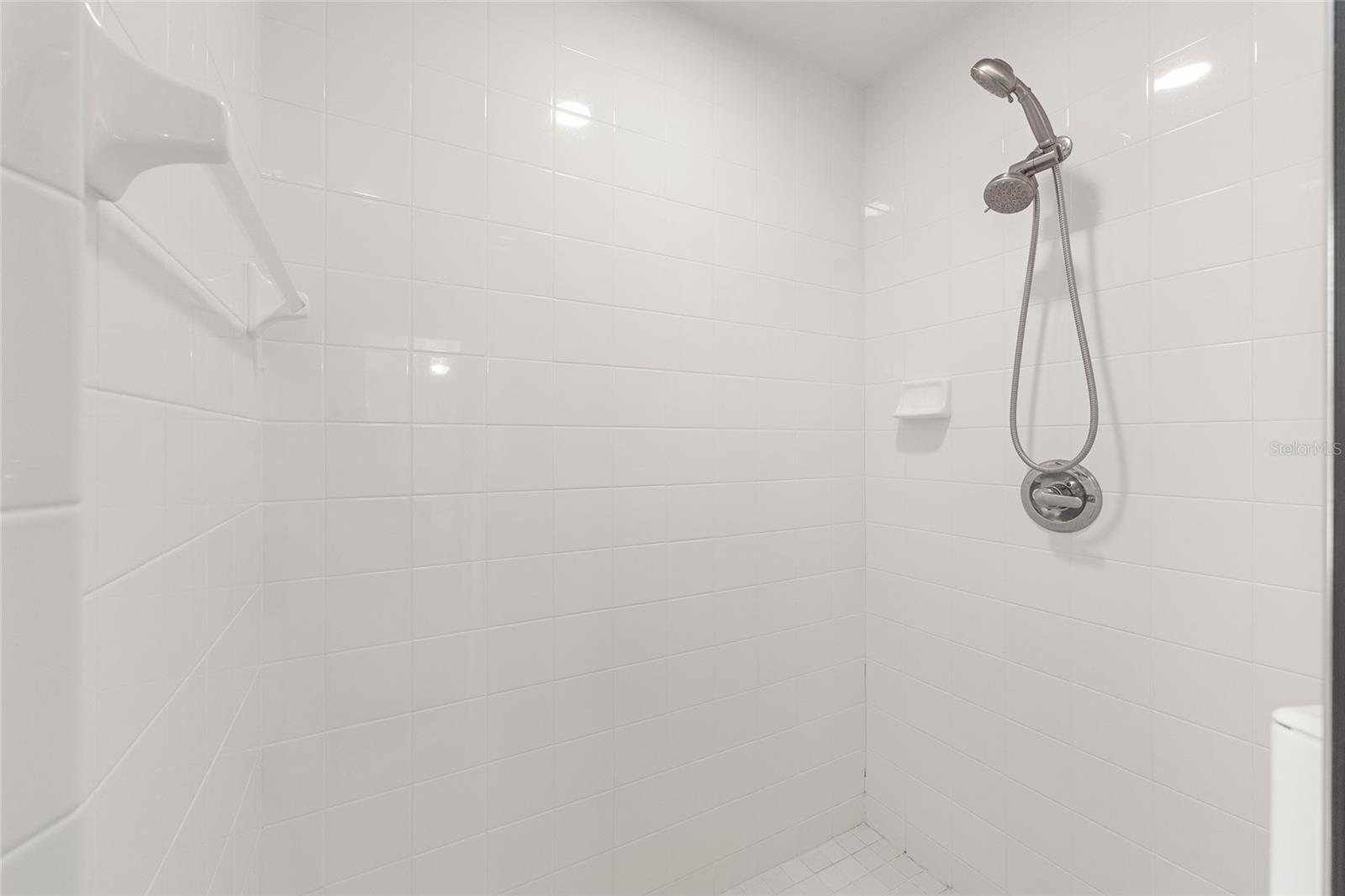 Image 34 of 73 For 5248 82nd Court