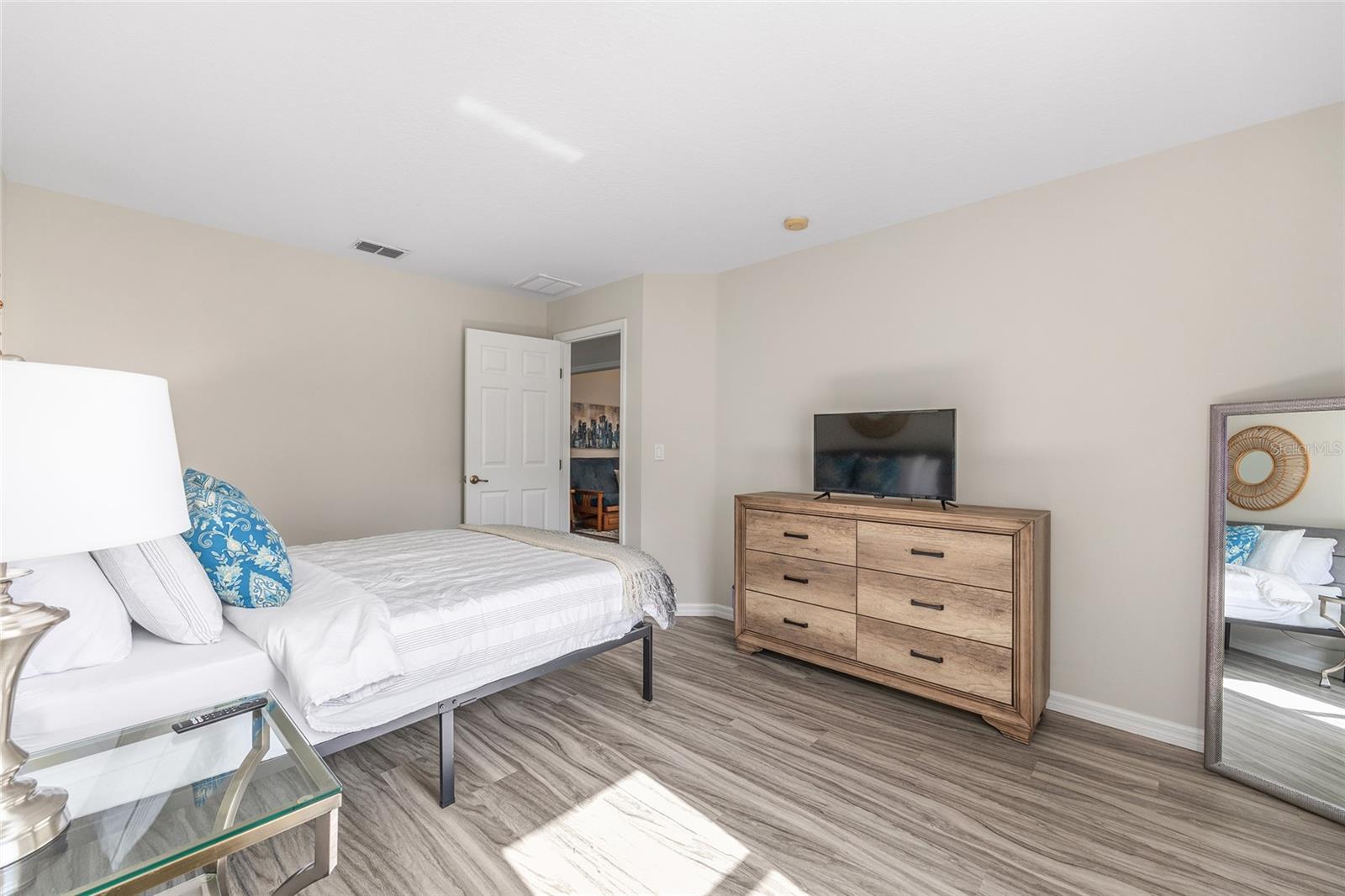 Image 37 of 73 For 5248 82nd Court