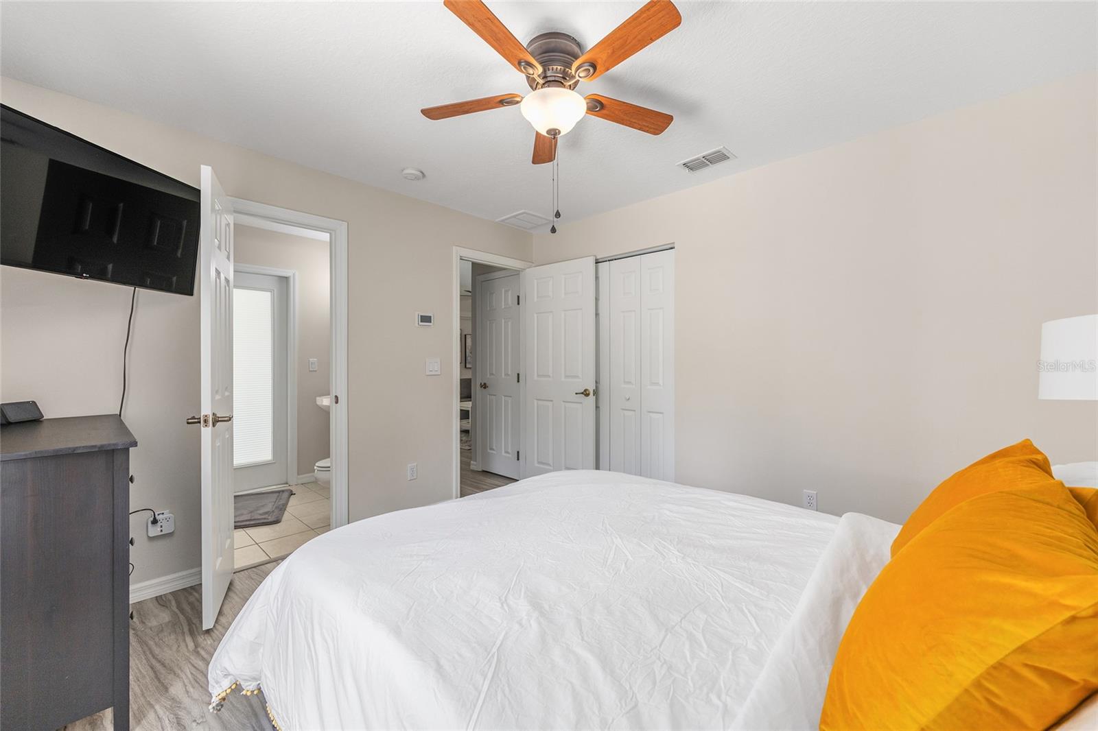 Image 42 of 73 For 5248 82nd Court