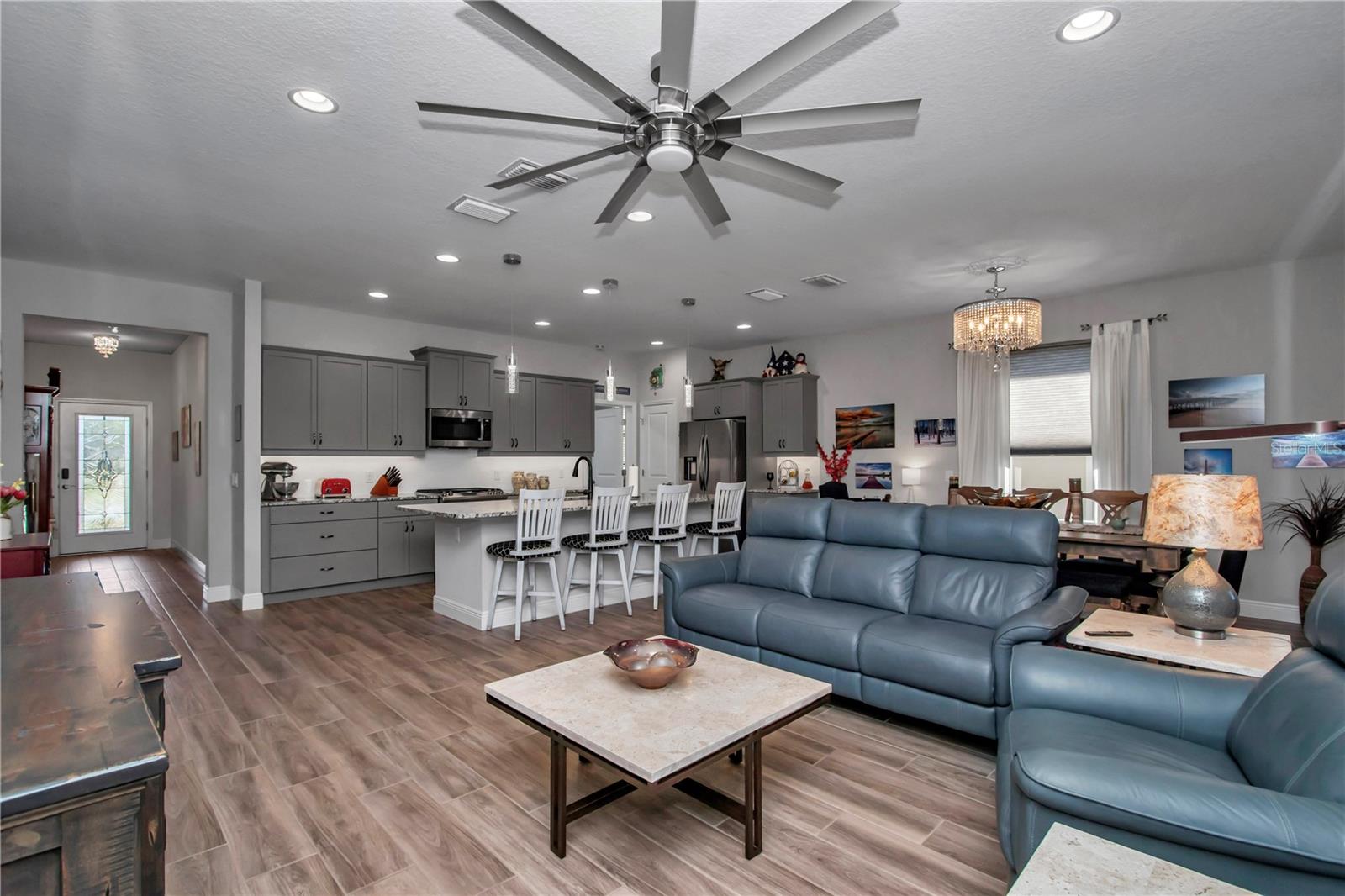 Listing photo id 8 for 3508 55th Court