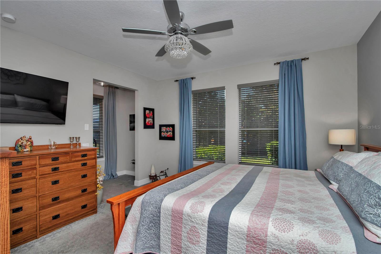 Listing photo id 10 for 3508 55th Court