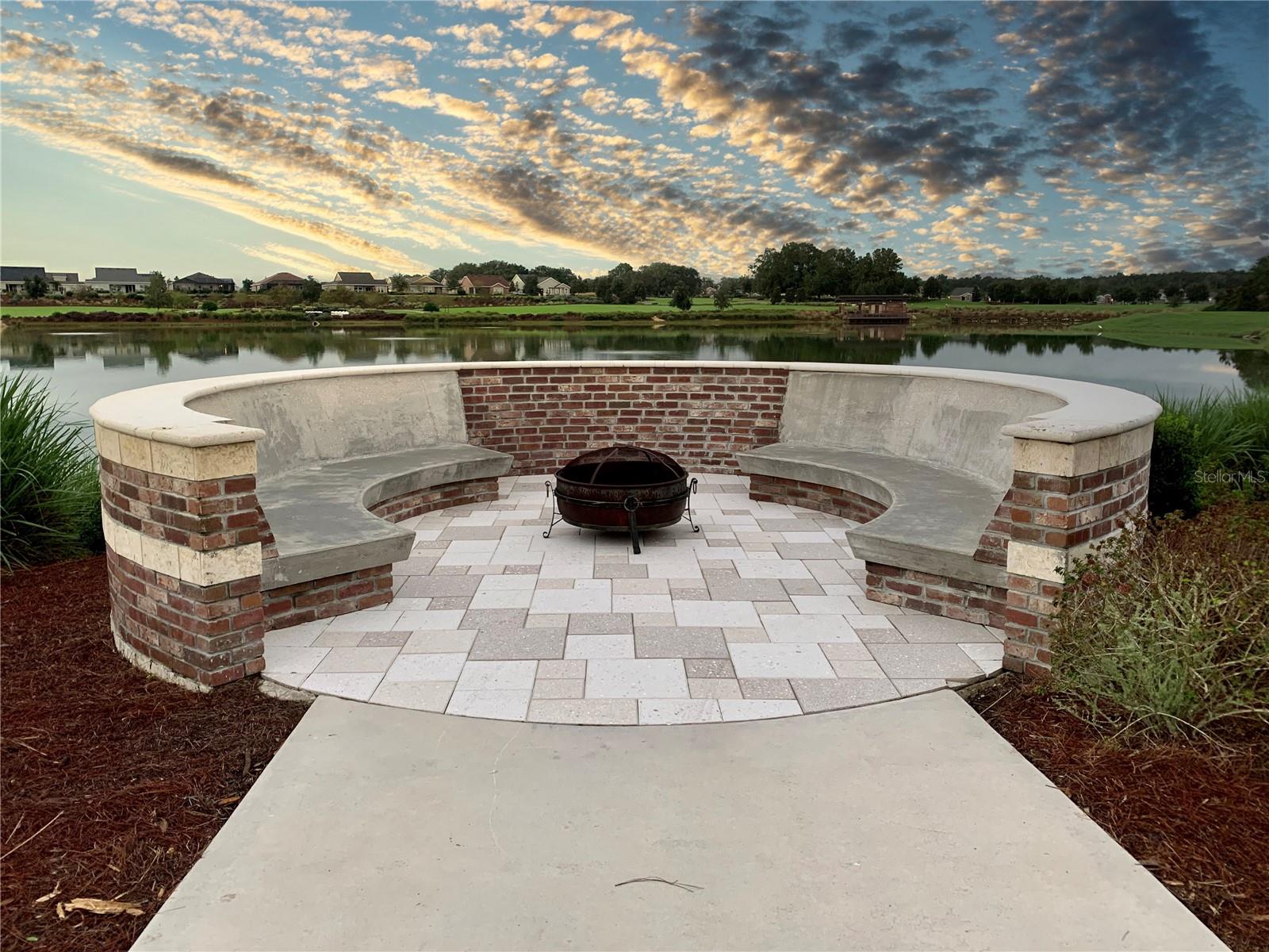 Listing photo id 30 for 3508 55th Court