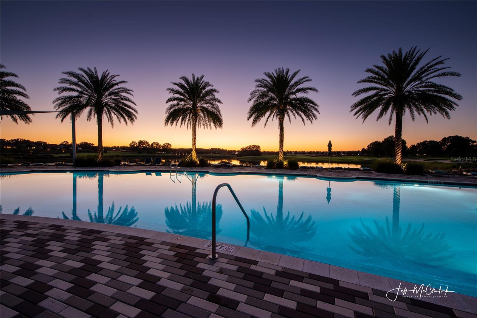 Listing photo id 33 for 3508 55th Court