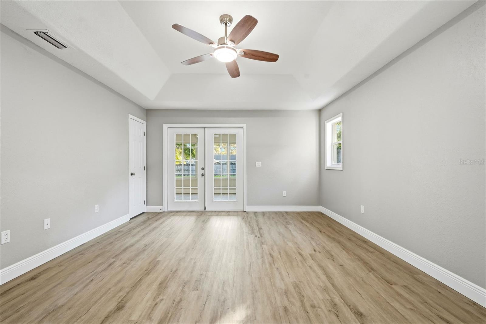 Image 19 of 64 For 3307 18th Court