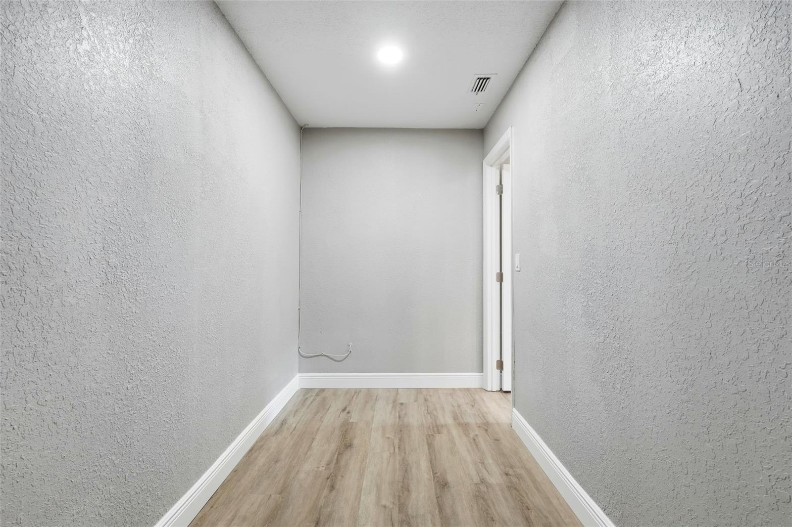 Image 21 of 64 For 3307 18th Court