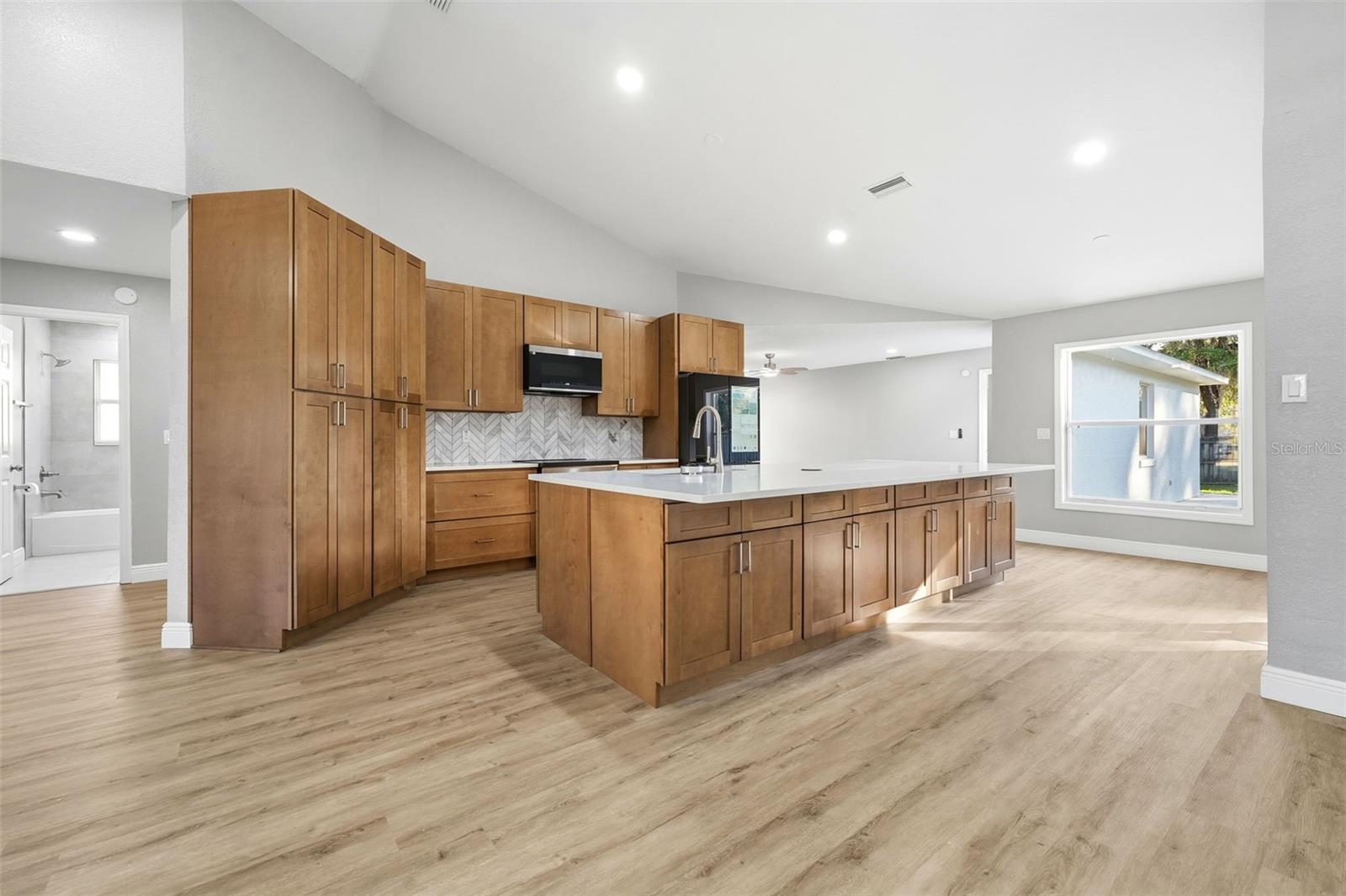 Image 4 of 64 For 3307 18th Court