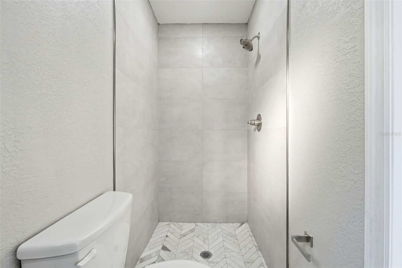 Image 47 of 64 For 3307 18th Court