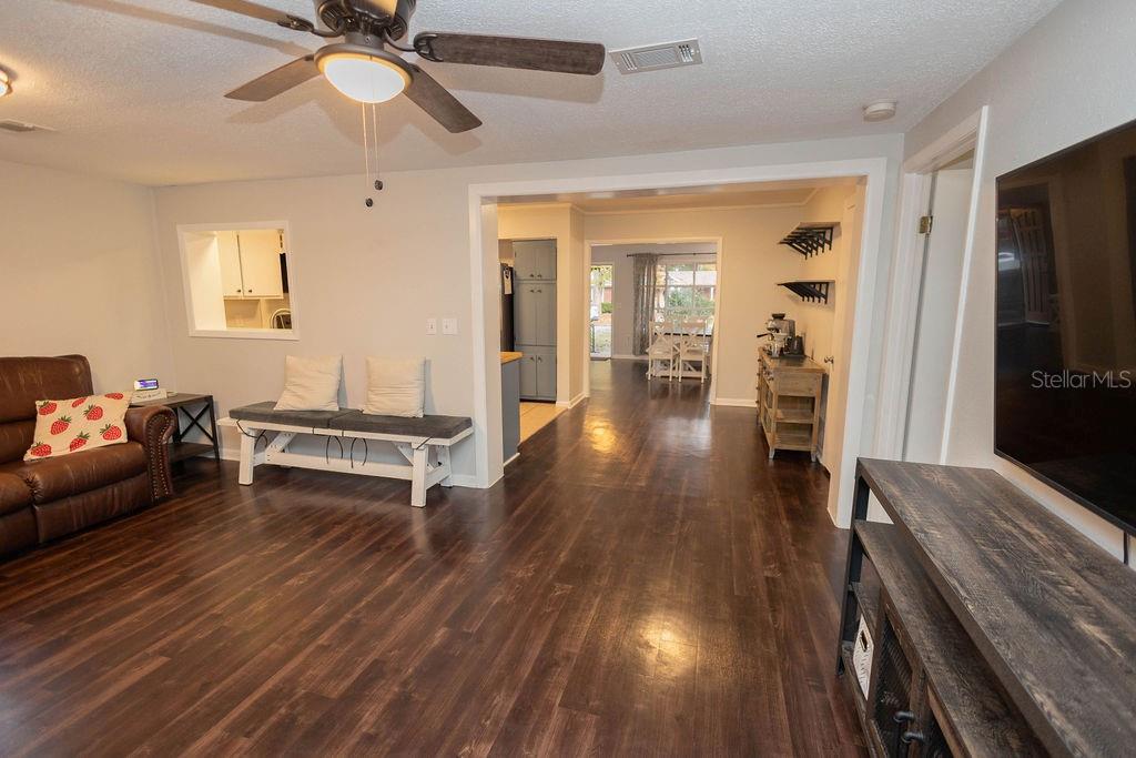 Image 10 of 28 For 432 Theresa Court