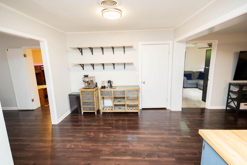 Image 12 of 28 For 432 Theresa Court