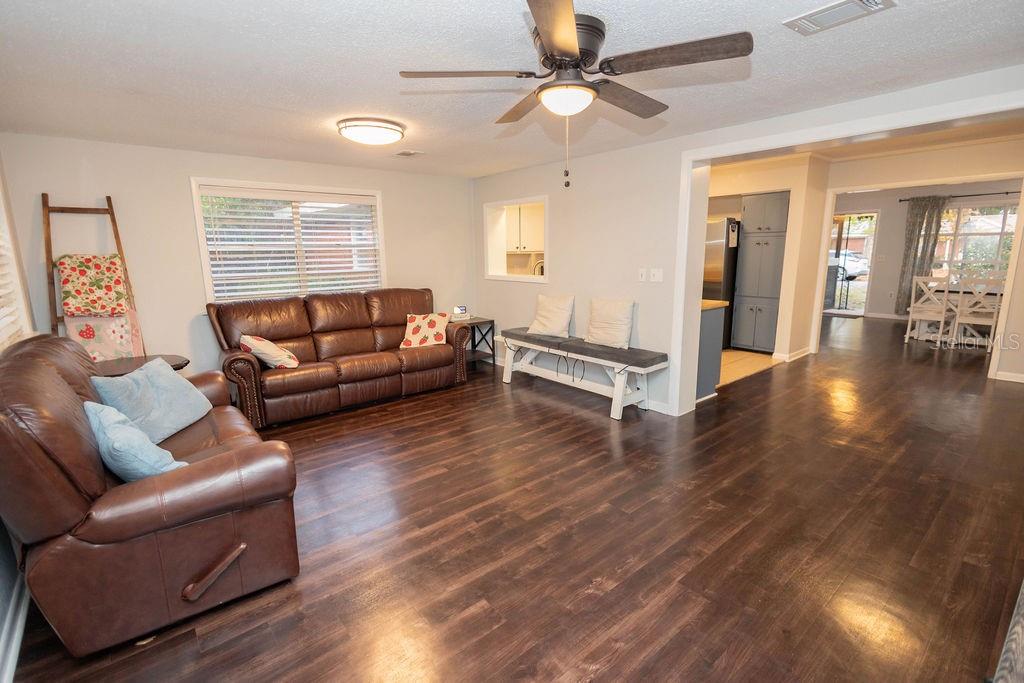 Image 9 of 28 For 432 Theresa Court