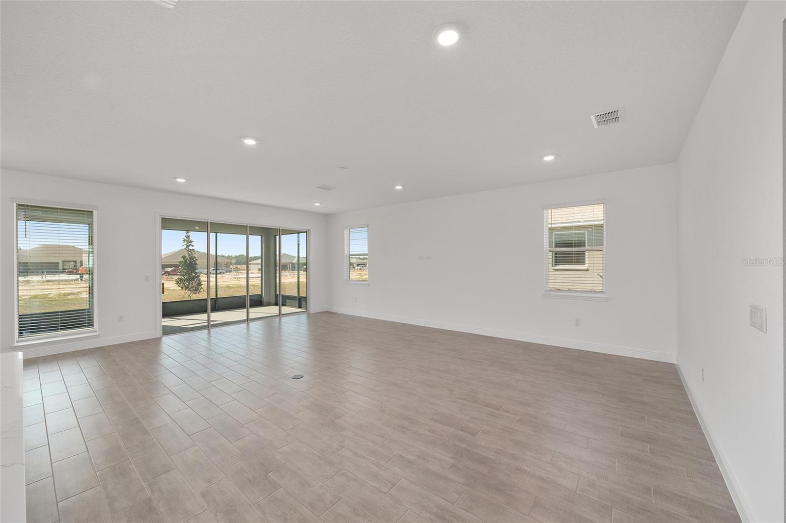 Image 11 of 47 For 10104 106th Circle