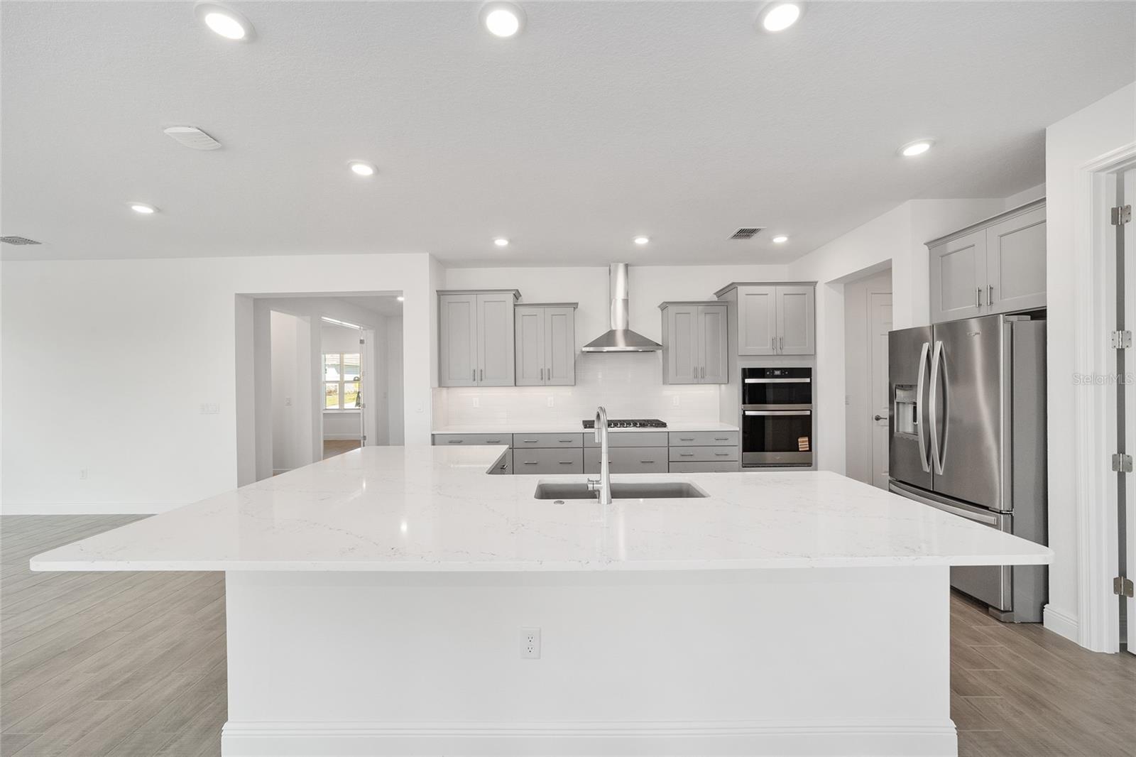 Image 18 of 47 For 10104 106th Circle