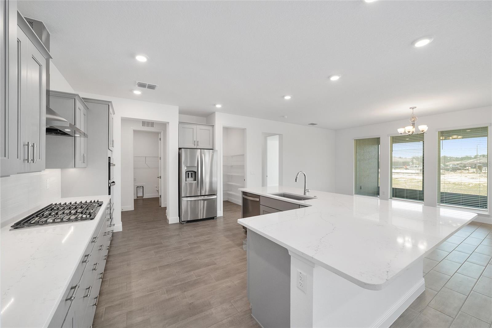 Image 21 of 47 For 10104 106th Circle