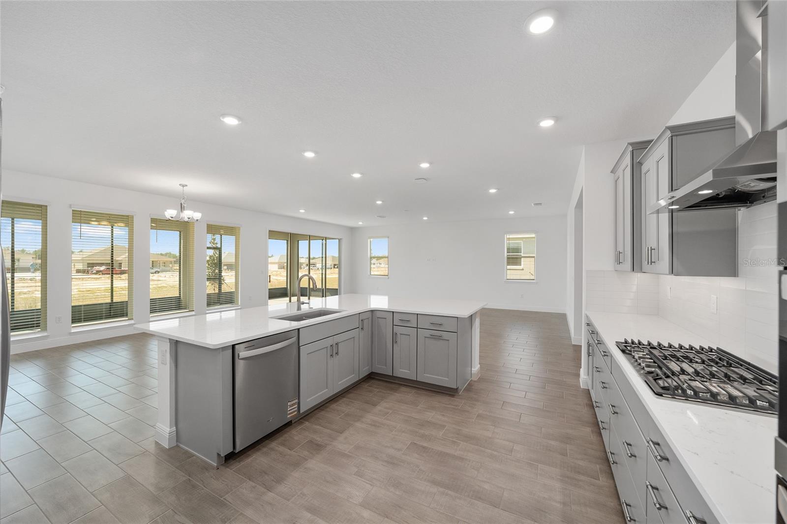 Image 22 of 47 For 10104 106th Circle