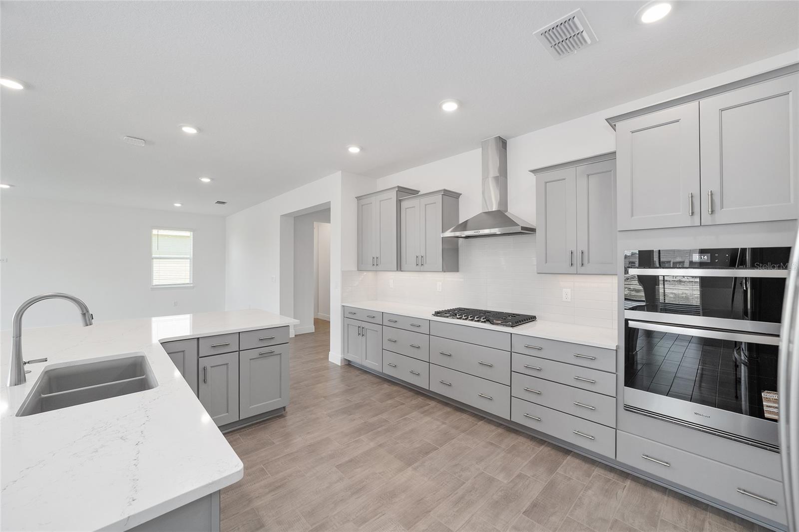 Image 23 of 47 For 10104 106th Circle