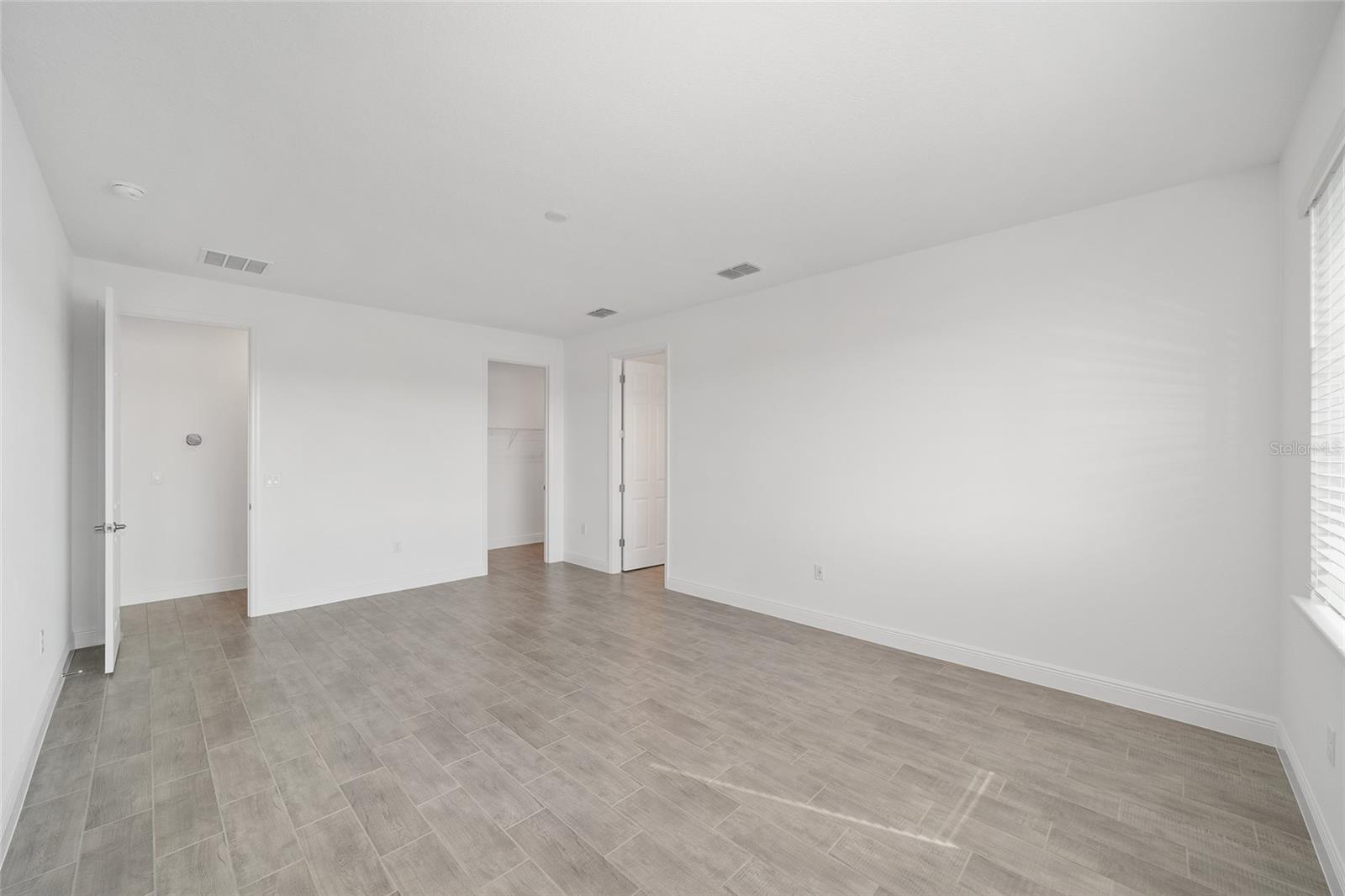 Image 26 of 47 For 10104 106th Circle