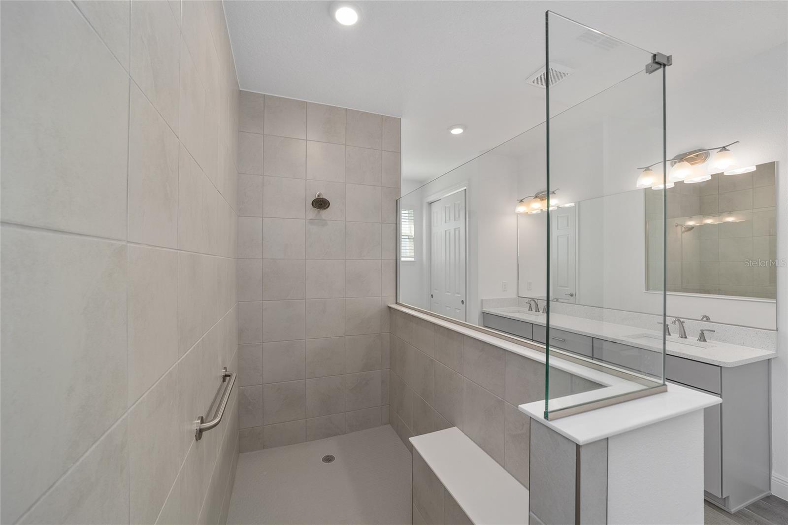 Image 29 of 47 For 10104 106th Circle