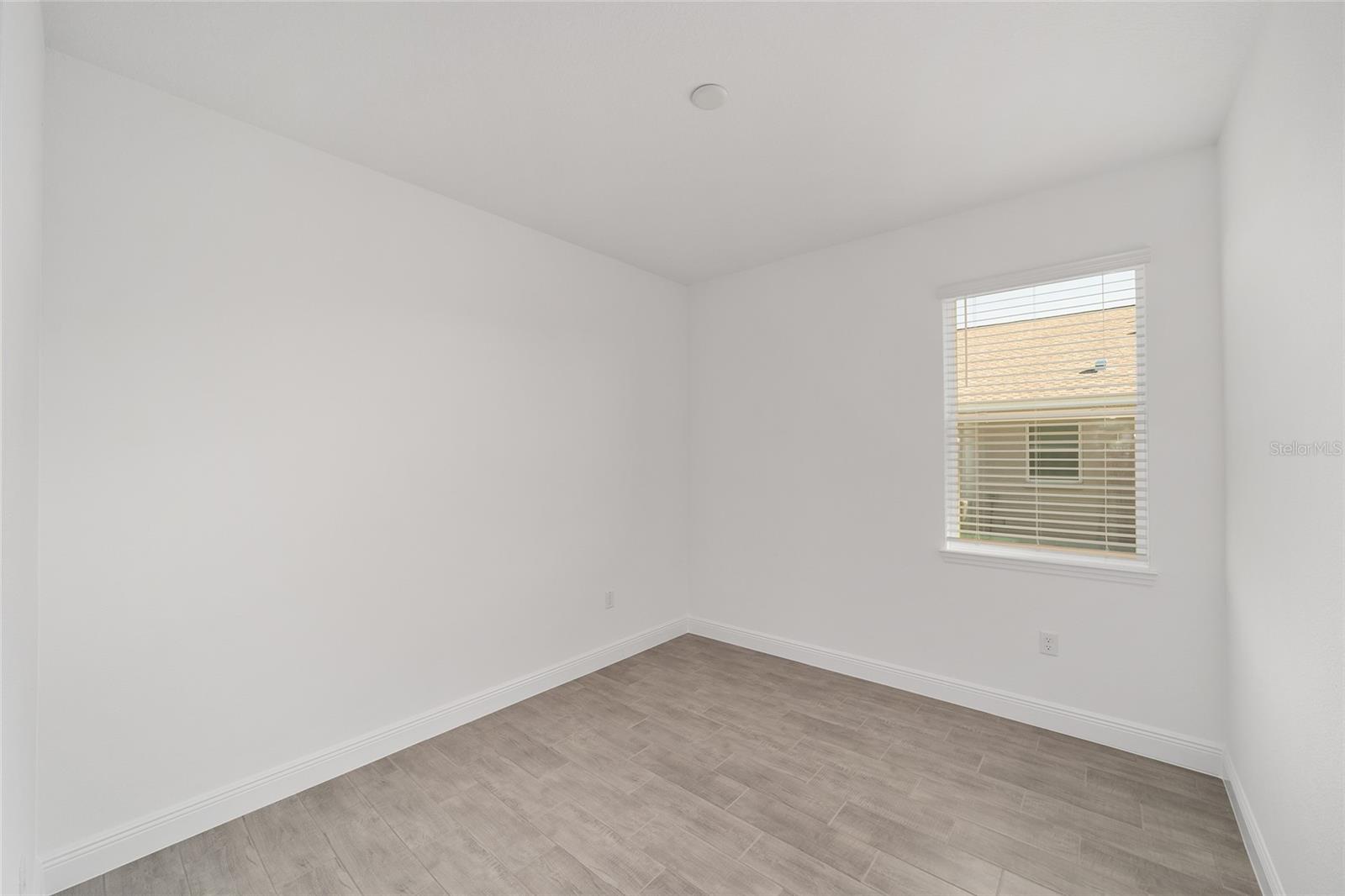 Image 31 of 47 For 10104 106th Circle