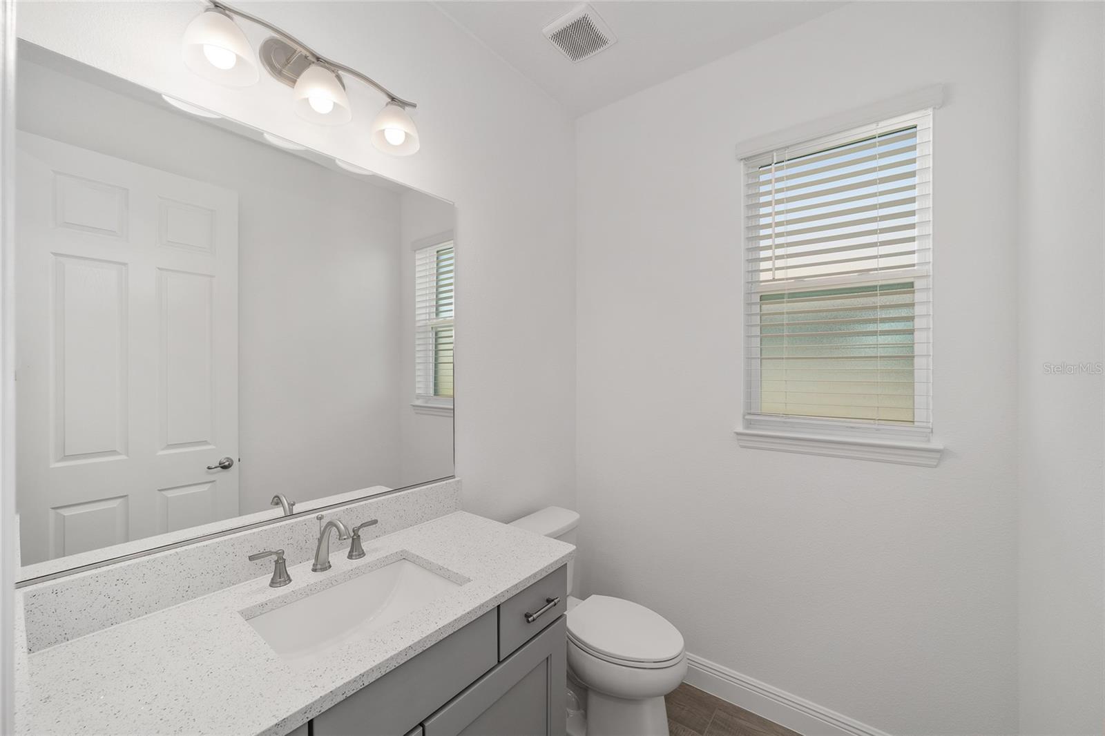 Image 38 of 47 For 10104 106th Circle