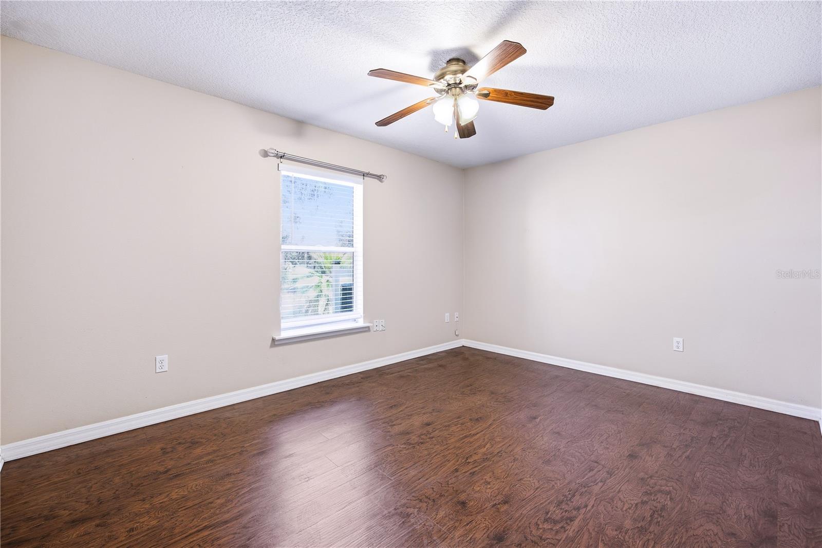 Image 22 of 45 For 10160 136th Avenue