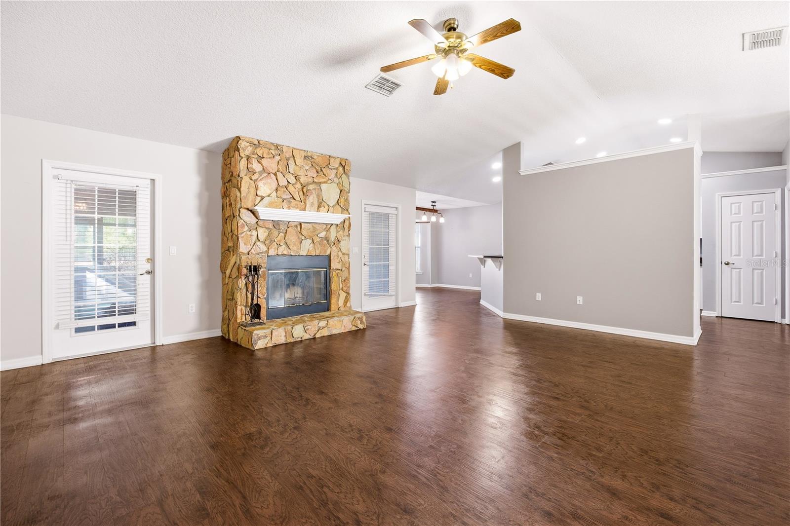 Image 5 of 45 For 10160 136th Avenue