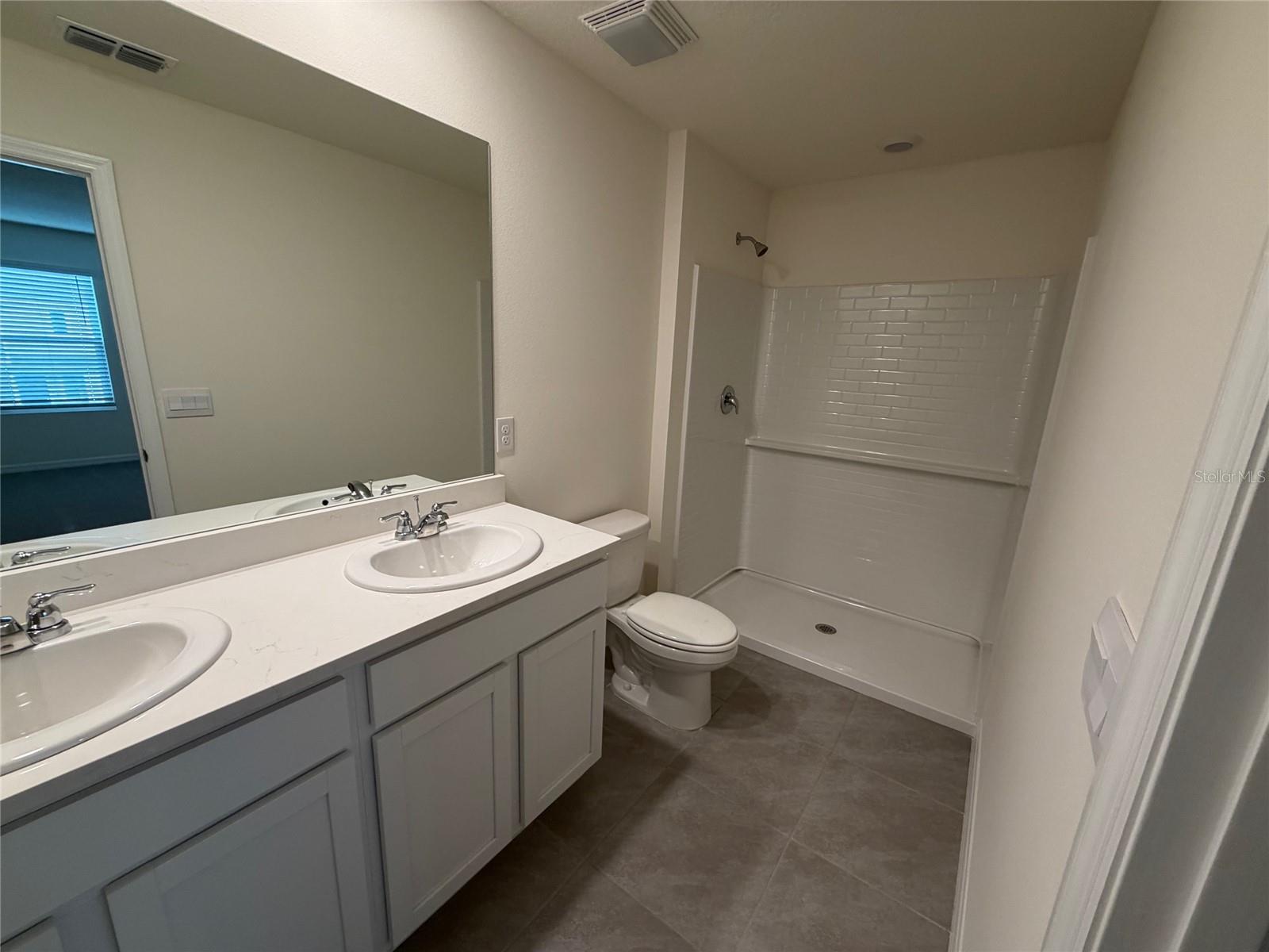 Image 13 of 31 For 6685 81st Loop