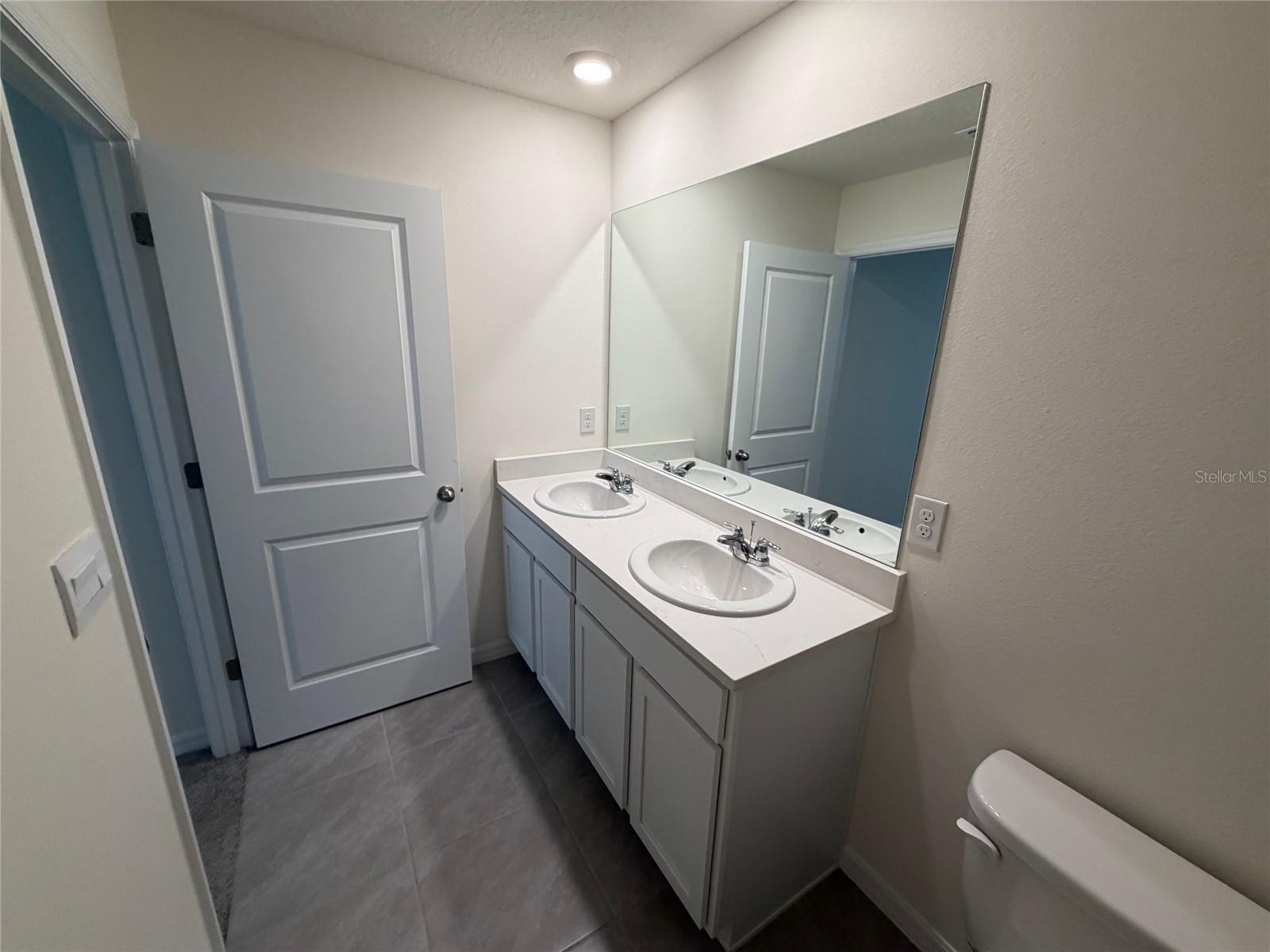 Image 15 of 31 For 6685 81st Loop