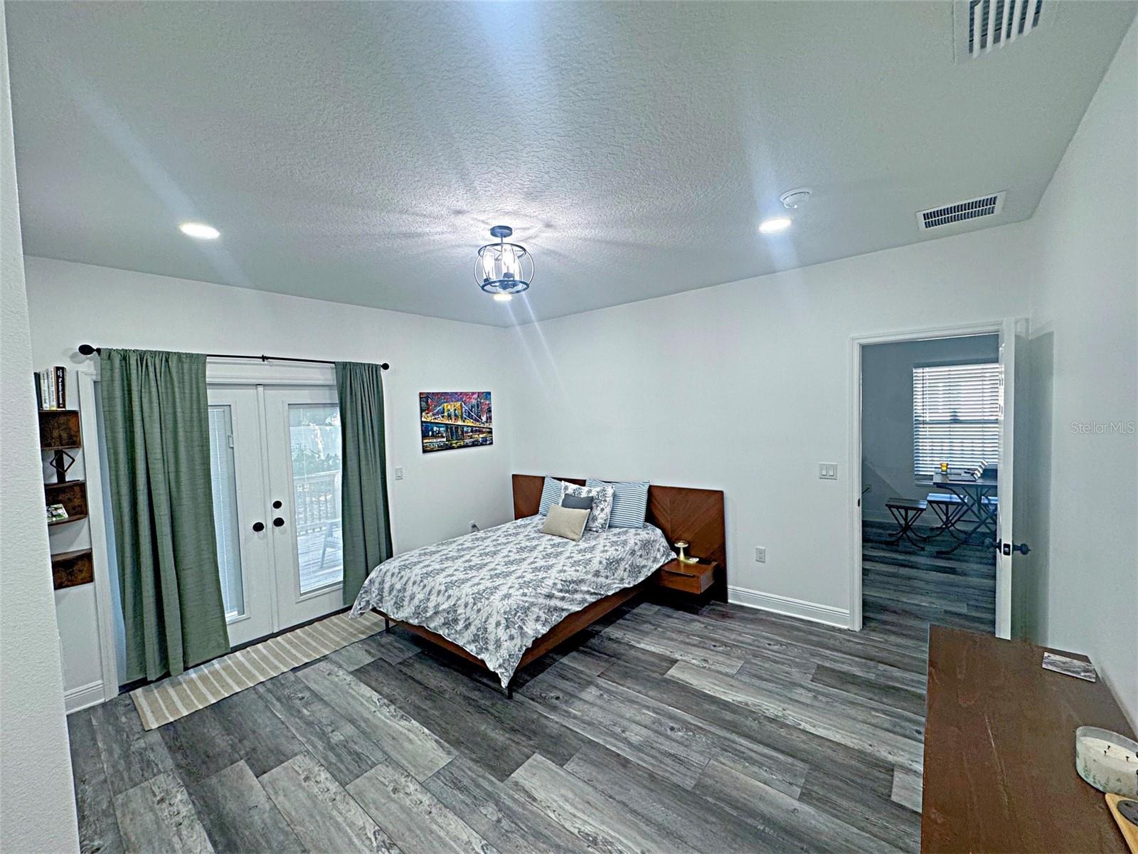 Image 8 of 41 For 3902 Suwanee Avenue