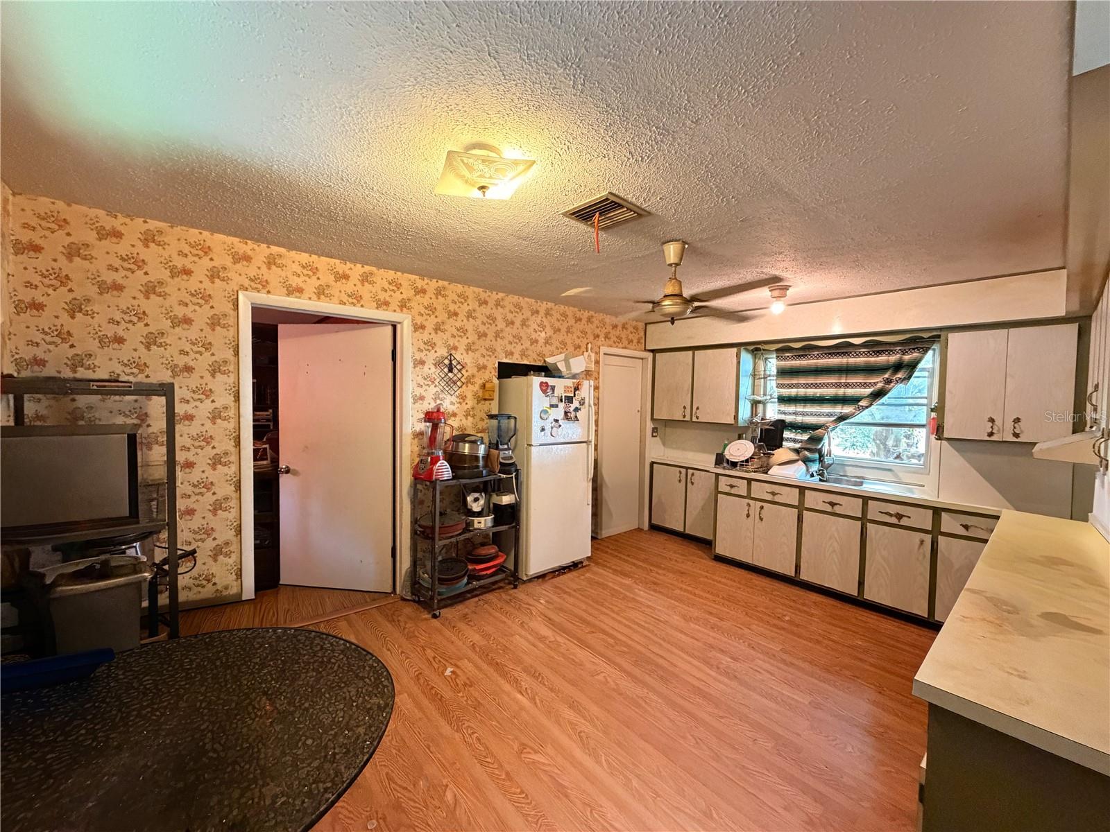 Image 10 of 24 For 1204 Gunston Street